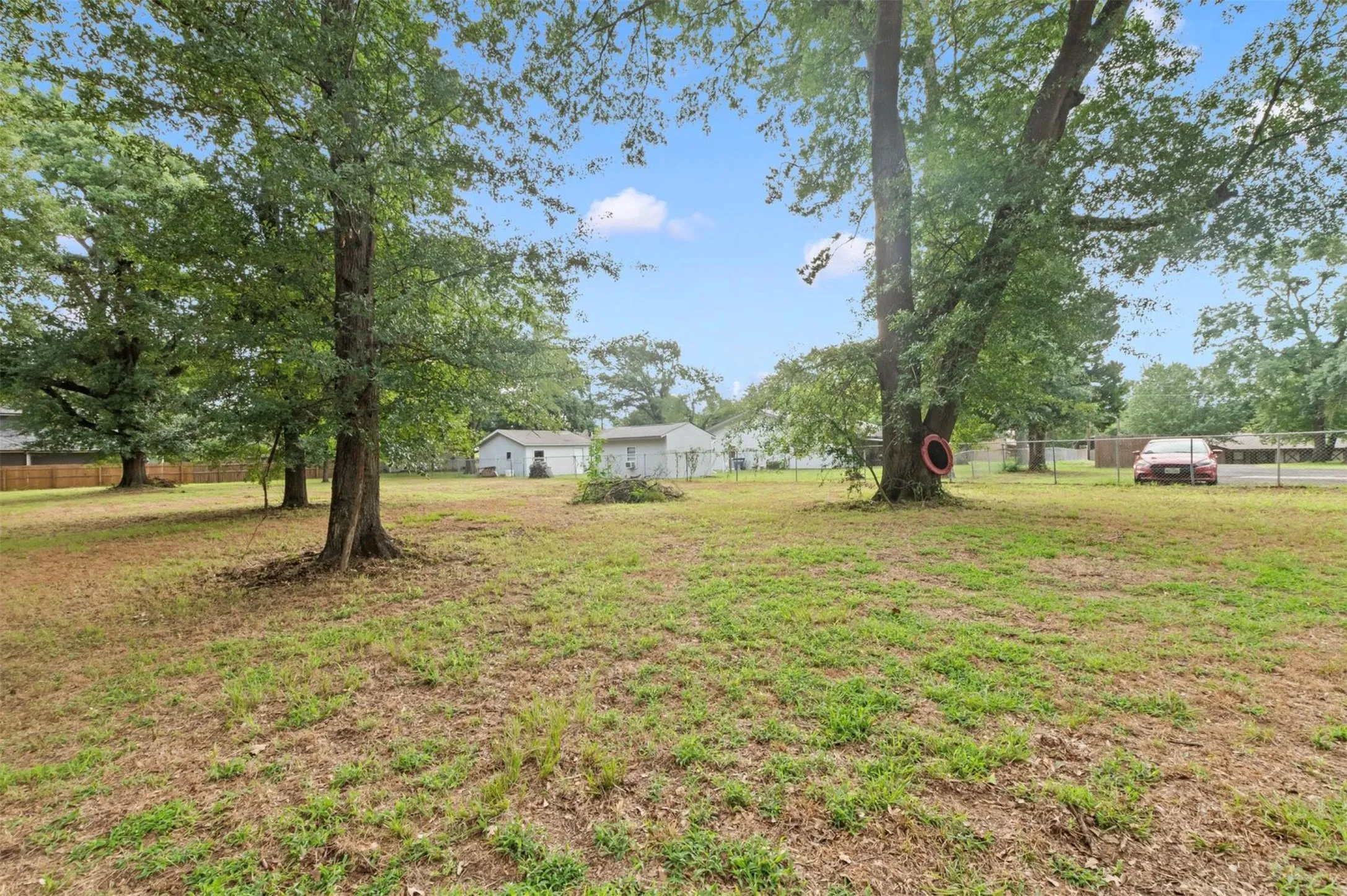 Single Family Residence For Sale in Henderson County , 921 Bradleys Bend, Tool, Texas 75143, 3 Bedroom, 2 Bathroom, Garage spaces, 1,706 Sqft, built in 1959, mls#21232965, Real Estate Agent in Tool, Homes For Sale in Henderson county, Homes For Sale in Tool, Realtor in Tool Texas, Real Estate Brokerage Independent Realty Texas, Luminita Cordes Realtor