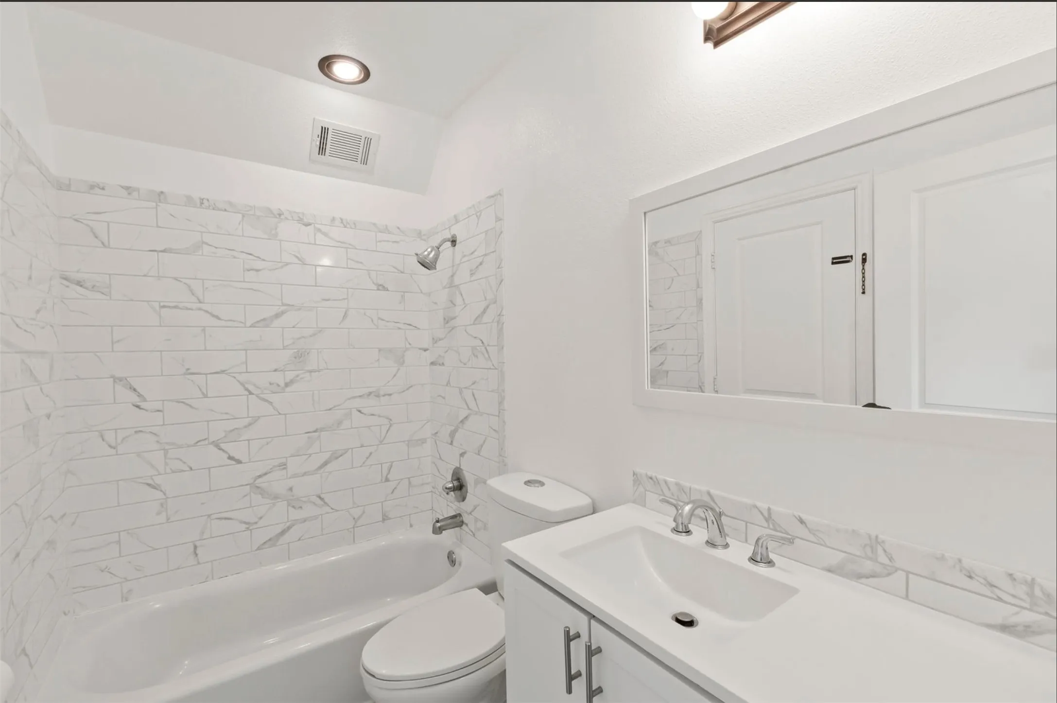 Second story bathroom #2.
