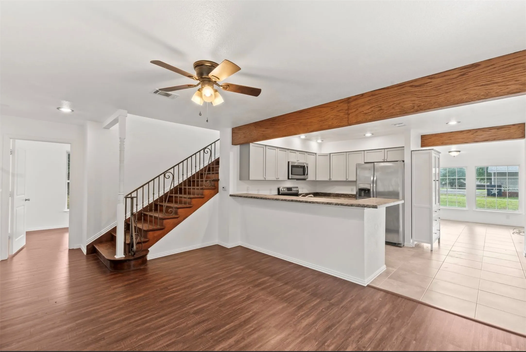 Single Family Residence For Sale in Henderson County , 921 Bradleys Bend, Tool, Texas 75143, 3 Bedroom, 2 Bathroom, Garage spaces, 1,706 Sqft, built in 1959, mls#21232965, Real Estate Agent in Tool, Homes For Sale in Henderson county, Homes For Sale in Tool, Realtor in Tool Texas, Real Estate Brokerage Independent Realty Texas, Luminita Cordes Realtor