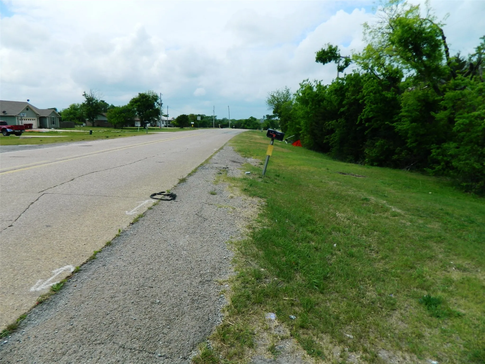 Single Family Residence For Sale in Fannin County , 402 W Fannin Street, Leonard, Texas 75452, 2 Bedroom, 1 Bathroom, Garage spaces, 920 Sqft, built in 1918, mls#21235822, Real Estate Agent in Leonard, Homes For Sale in Fannin county, Homes For Sale in Leonard, Realtor in Leonard Texas, Real Estate Brokerage Independent Realty Texas, Luminita Cordes Realtor