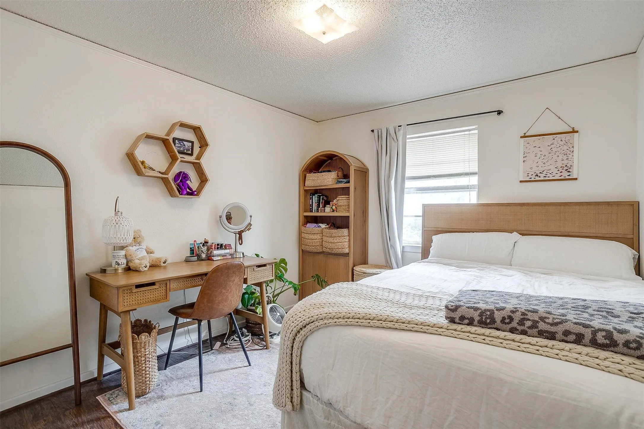 Single Family Residence For Rent in Tarrant County , 3217 Lubbock Avenue B, Fort Worth, Texas 76109, 3 Bedroom, 3 Bathroom, Garage spaces, 1,856 Sqft, built in 1967, Preowned, mls#21236614, Real Estate Agent in Fort Worth, Homes For Rent in Tarrant county, Homes For Rent in Fort Worth, Realtor in Fort Worth Texas, Real Estate Brokerage Independent Realty Texas, Luminita Cordes Realtor