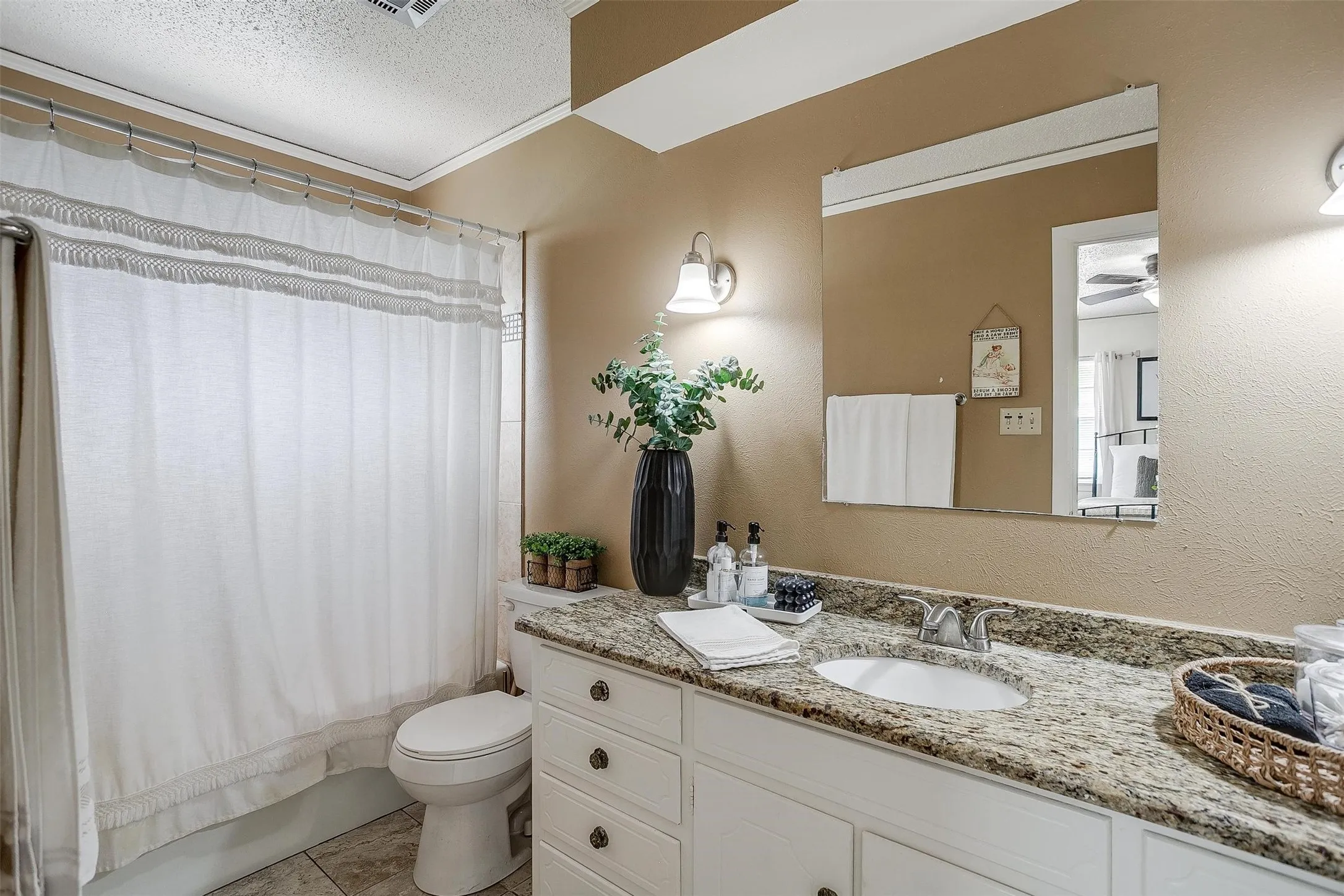 Single Family Residence For Rent in Tarrant County , 3217 Lubbock Avenue B, Fort Worth, Texas 76109, 3 Bedroom, 3 Bathroom, Garage spaces, 1,856 Sqft, built in 1967, Preowned, mls#21236614, Real Estate Agent in Fort Worth, Homes For Rent in Tarrant county, Homes For Rent in Fort Worth, Realtor in Fort Worth Texas, Real Estate Brokerage Independent Realty Texas, Luminita Cordes Realtor