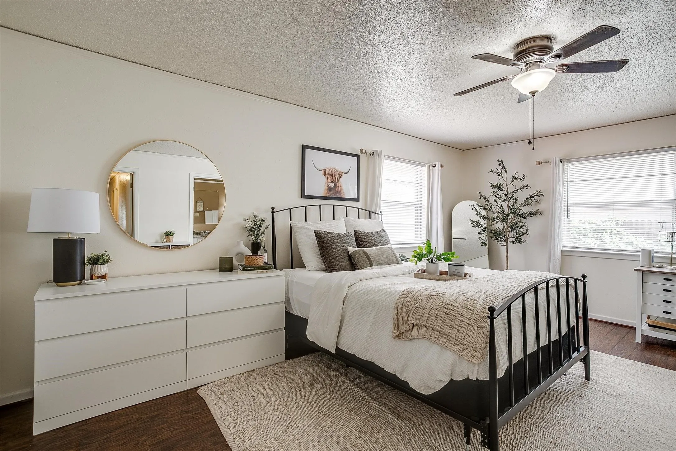 Single Family Residence For Rent in Tarrant County , 3217 Lubbock Avenue B, Fort Worth, Texas 76109, 3 Bedroom, 3 Bathroom, Garage spaces, 1,856 Sqft, built in 1967, Preowned, mls#21236614, Real Estate Agent in Fort Worth, Homes For Rent in Tarrant county, Homes For Rent in Fort Worth, Realtor in Fort Worth Texas, Real Estate Brokerage Independent Realty Texas, Luminita Cordes Realtor