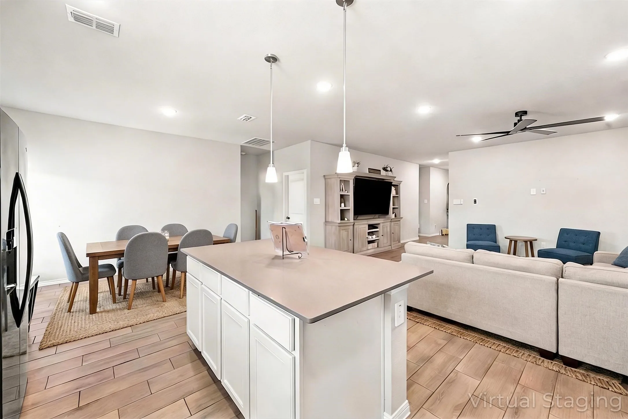 Single Family Residence For Sale in Johnson County , 8201 Tomcat Trail, Godley, Texas 76044, 4 Bedroom, 2 Bathroom, 2 Garage spaces, 2,056 Sqft, built in 2023, mls#21235730, Real Estate Agent in Godley, Homes For Sale in Johnson county, Homes For Sale in Godley, Realtor in Godley Texas, Real Estate Brokerage Independent Realty Texas, Luminita Cordes Realtor