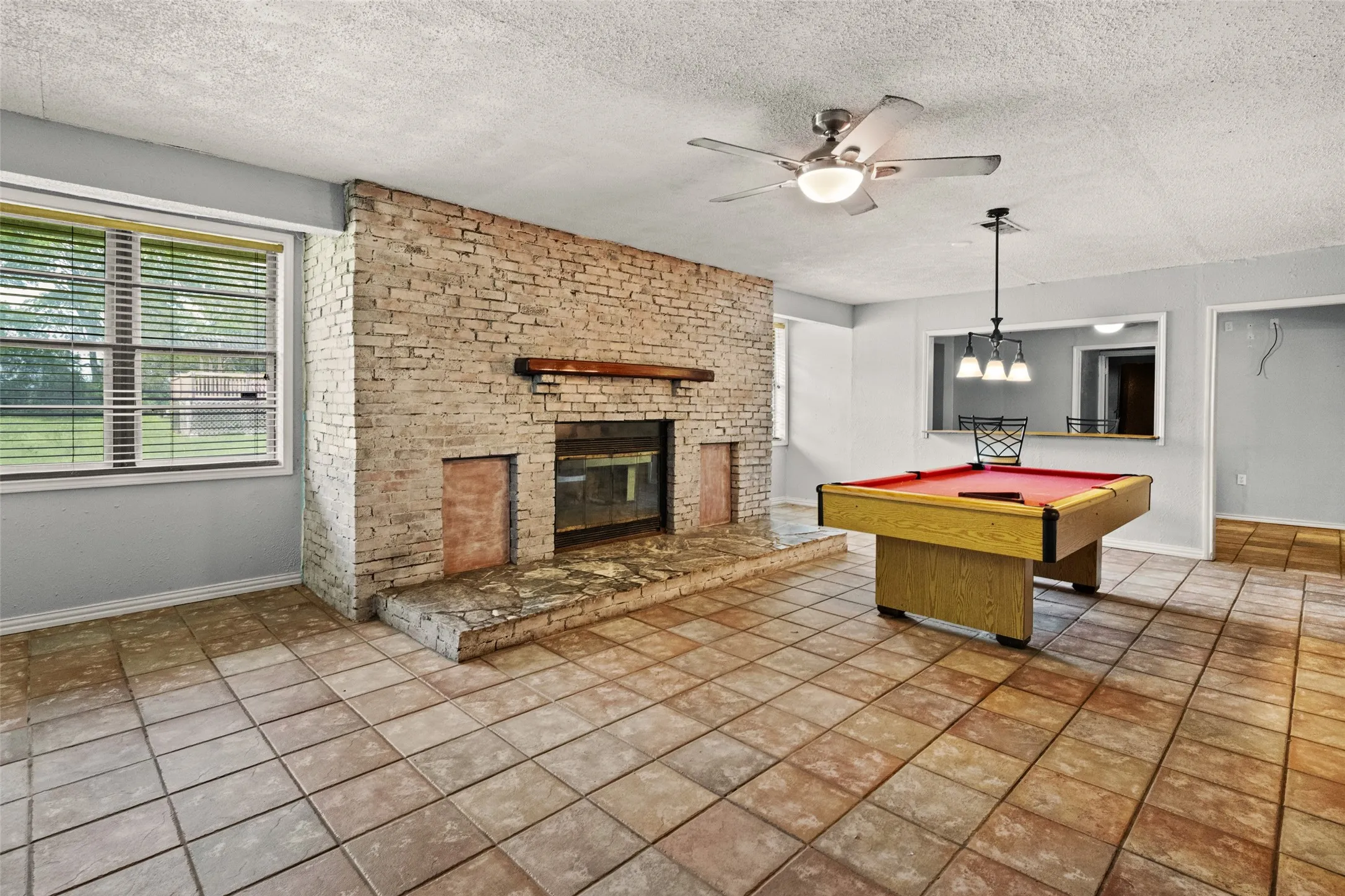 Single Family Residence For Sale in Hunt County , 2577 County Road 2226, Caddo Mills, Texas 75135, 3 Bedroom, 2 Bathroom, Garage spaces, 2,413 Sqft, built in 1983, Preowned, mls#21232655, Real Estate Agent in Caddo Mills, Homes For Sale in Hunt county, Homes For Sale in Caddo Mills, Realtor in Caddo Mills Texas, Real Estate Brokerage Independent Realty Texas, Luminita Cordes Realtor
