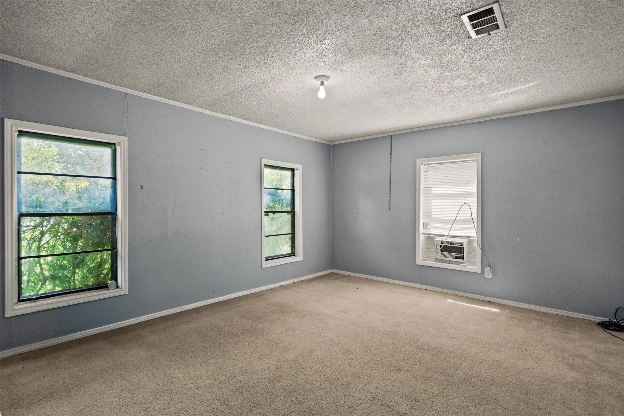 Single Family Residence For Sale in Hunt County , 2577 County Road 2226, Caddo Mills, Texas 75135, 3 Bedroom, 2 Bathroom, Garage spaces, 2,413 Sqft, built in 1983, Preowned, mls#21232655, Real Estate Agent in Caddo Mills, Homes For Sale in Hunt county, Homes For Sale in Caddo Mills, Realtor in Caddo Mills Texas, Real Estate Brokerage Independent Realty Texas, Luminita Cordes Realtor