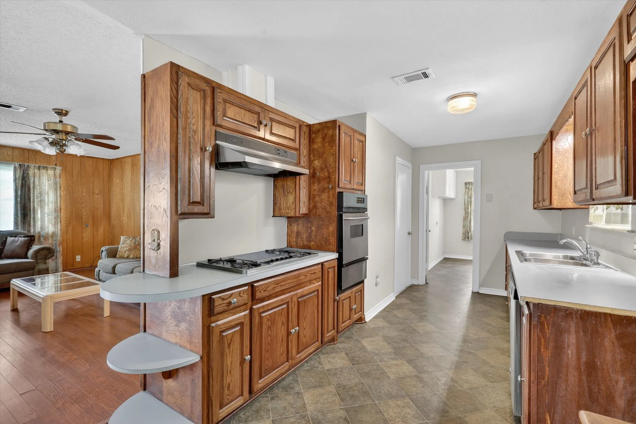 Single Family Residence For Sale in Parker County , 624 N Avenue A, Springtown, Texas 76082, 3 Bedroom, 2 Bathroom, 2 Garage spaces, 1,754 Sqft, built in 1965, mls#21236559, Real Estate Agent in Springtown, Homes For Sale in Parker county, Homes For Sale in Springtown, Realtor in Springtown Texas, Real Estate Brokerage Independent Realty Texas, Luminita Cordes Realtor