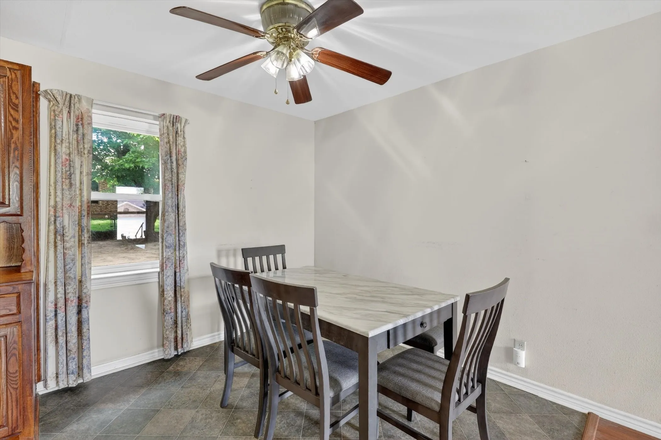 Dining off the kitchen