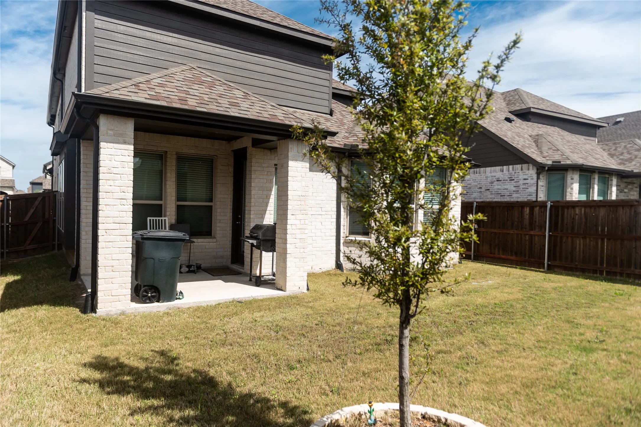 Single Family Residence For Rent in Rockwall County , 3122 Wind Knot Way, Royse City, Texas 75189, 4 Bedrooms, 4 Bathrooms, 2 Garage spaces, 2,378 Sqft, built in 2022, Price $2,900, mls#21236690, Real Estate Agent in Royse City, Homes For Rent in Rockwall county, Homes For Rent in Royse City, Realtor in Royse City Texas, Real Estate Brokerage Independent Realty Texas, Luminita Cordes Realtor