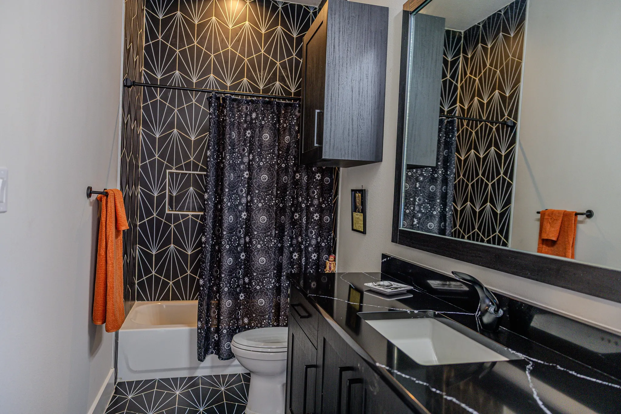 Single Family Residence For Sale in Parker County , 1007 Glenoaks Drive, Weatherford, Texas 76088, 4 Bedroom, 3 Bathroom, 3 Garage spaces, 2,785 Sqft, built in 2022, Preowned, mls#21230285, Real Estate Agent in Weatherford, Homes For Sale in Parker county, Homes For Sale in Weatherford, Realtor in Weatherford Texas, Real Estate Brokerage Independent Realty Texas, Luminita Cordes Realtor