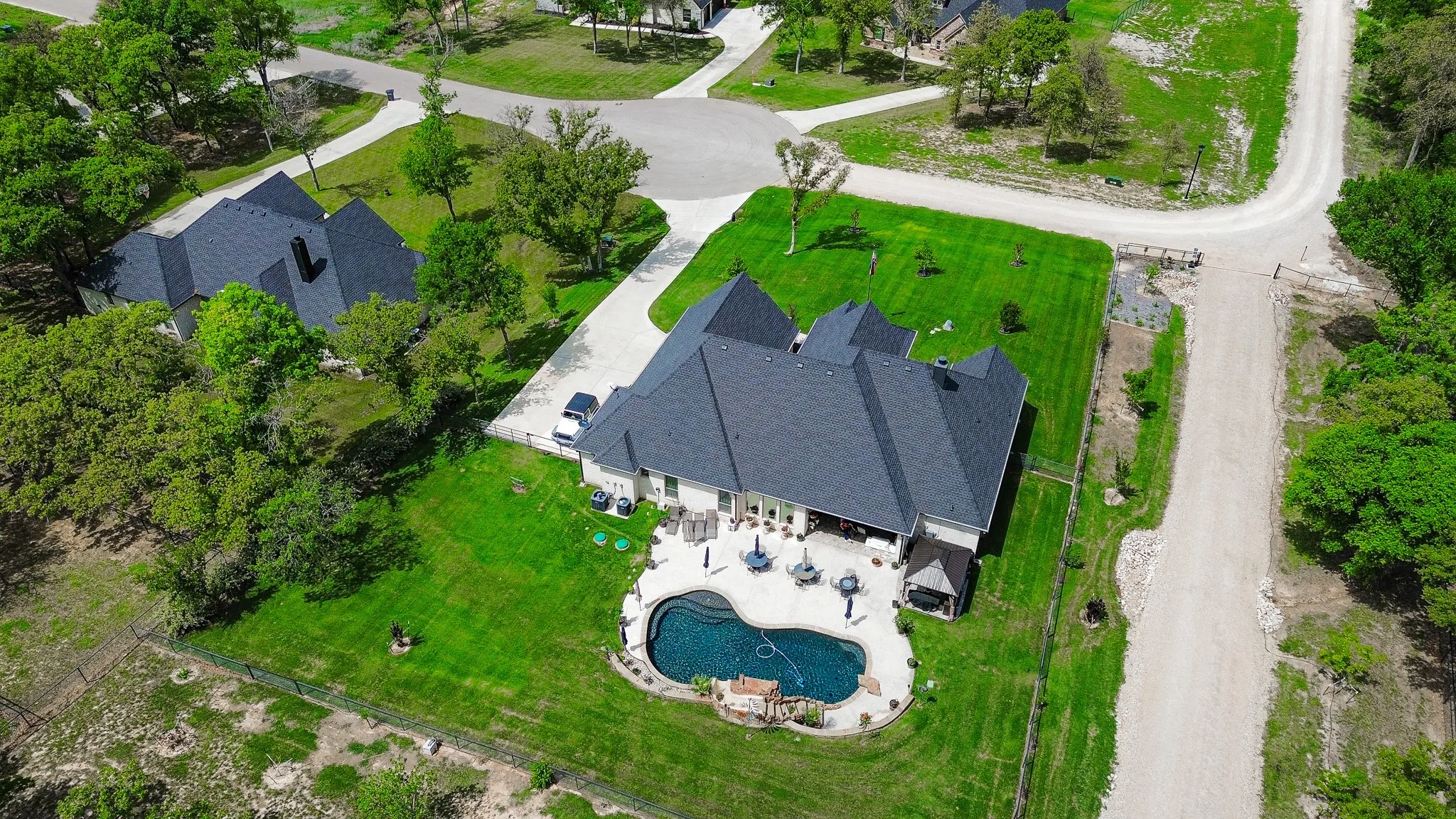 Single Family Residence For Sale in Parker County , 1007 Glenoaks Drive, Weatherford, Texas 76088, 4 Bedroom, 3 Bathroom, 3 Garage spaces, 2,785 Sqft, built in 2022, Preowned, mls#21230285, Real Estate Agent in Weatherford, Homes For Sale in Parker county, Homes For Sale in Weatherford, Realtor in Weatherford Texas, Real Estate Brokerage Independent Realty Texas, Luminita Cordes Realtor
