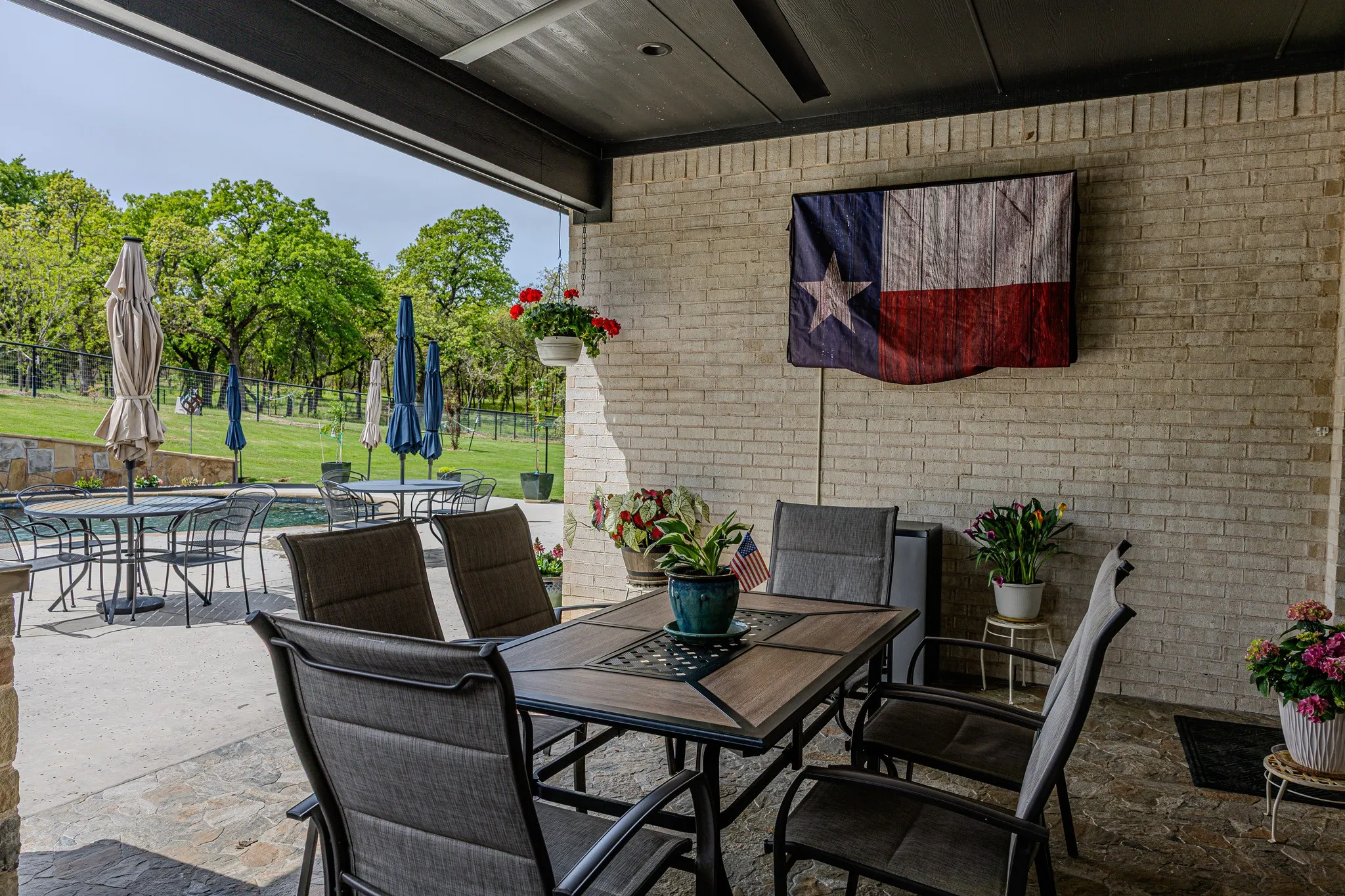 Single Family Residence For Sale in Parker County , 1007 Glenoaks Drive, Weatherford, Texas 76088, 4 Bedroom, 3 Bathroom, 3 Garage spaces, 2,785 Sqft, built in 2022, Preowned, mls#21230285, Real Estate Agent in Weatherford, Homes For Sale in Parker county, Homes For Sale in Weatherford, Realtor in Weatherford Texas, Real Estate Brokerage Independent Realty Texas, Luminita Cordes Realtor
