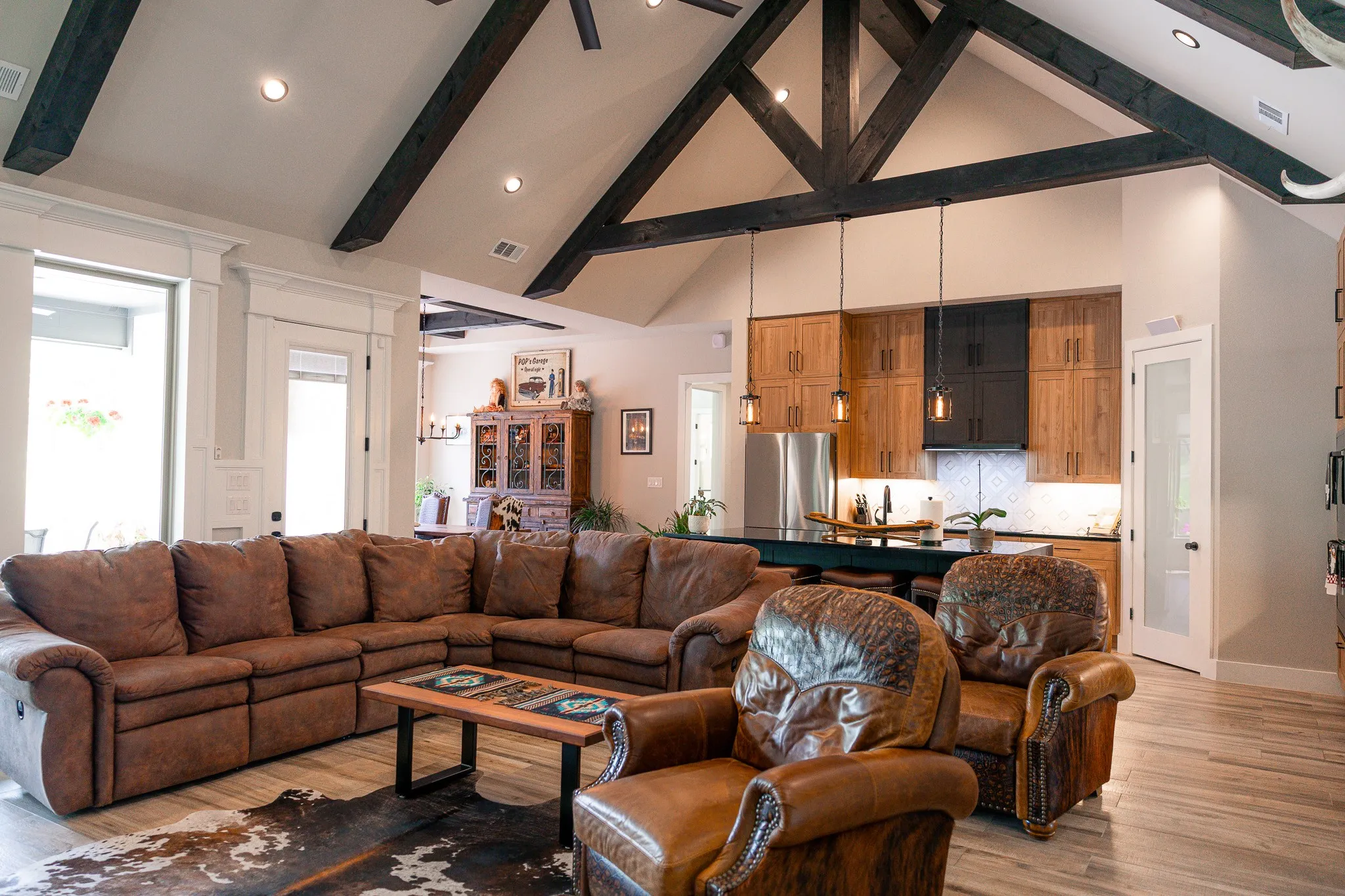 Single Family Residence For Sale in Parker County , 1007 Glenoaks Drive, Weatherford, Texas 76088, 4 Bedroom, 3 Bathroom, 3 Garage spaces, 2,785 Sqft, built in 2022, Preowned, mls#21230285, Real Estate Agent in Weatherford, Homes For Sale in Parker county, Homes For Sale in Weatherford, Realtor in Weatherford Texas, Real Estate Brokerage Independent Realty Texas, Luminita Cordes Realtor