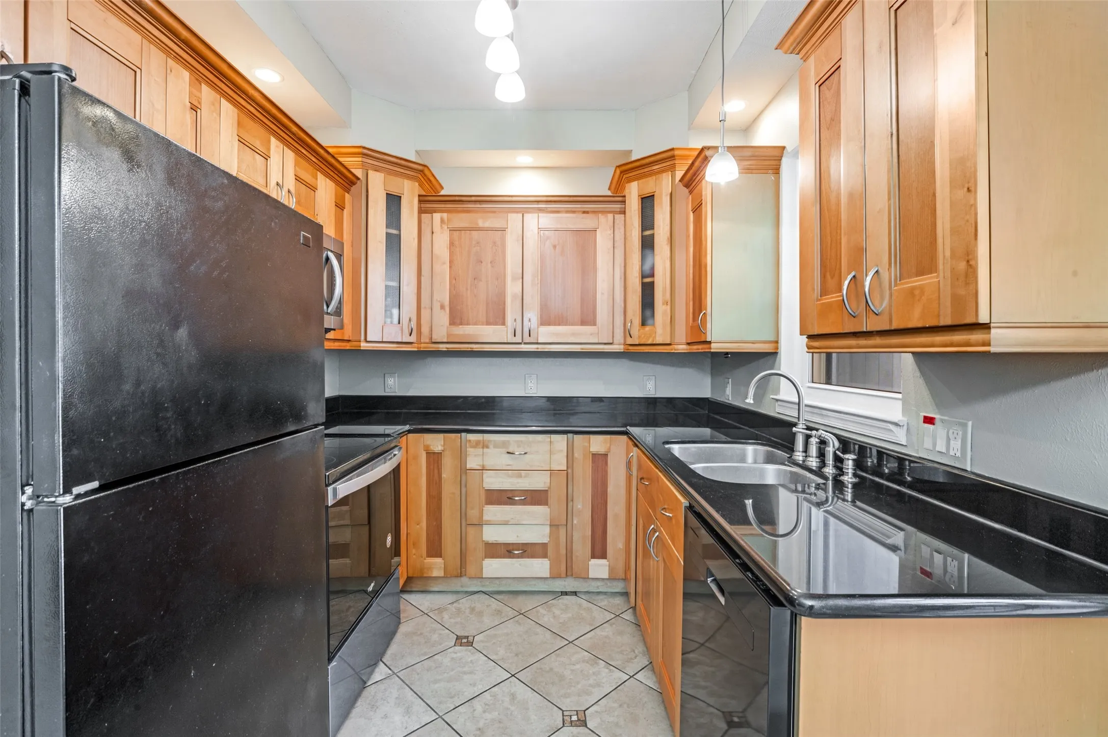Condominium For Sale in Dallas County , 4132 Cole Avenue 102, Dallas, Texas 75204, 2 Bedroom, 2 Bathroom, Garage spaces, 1,080 Sqft, built in 1983, Preowned, mls#21236644, Real Estate Agent in Dallas, Homes For Sale in Dallas county, Homes For Sale in Dallas, Realtor in Dallas Texas, Real Estate Brokerage Independent Realty Texas, Luminita Cordes Realtor