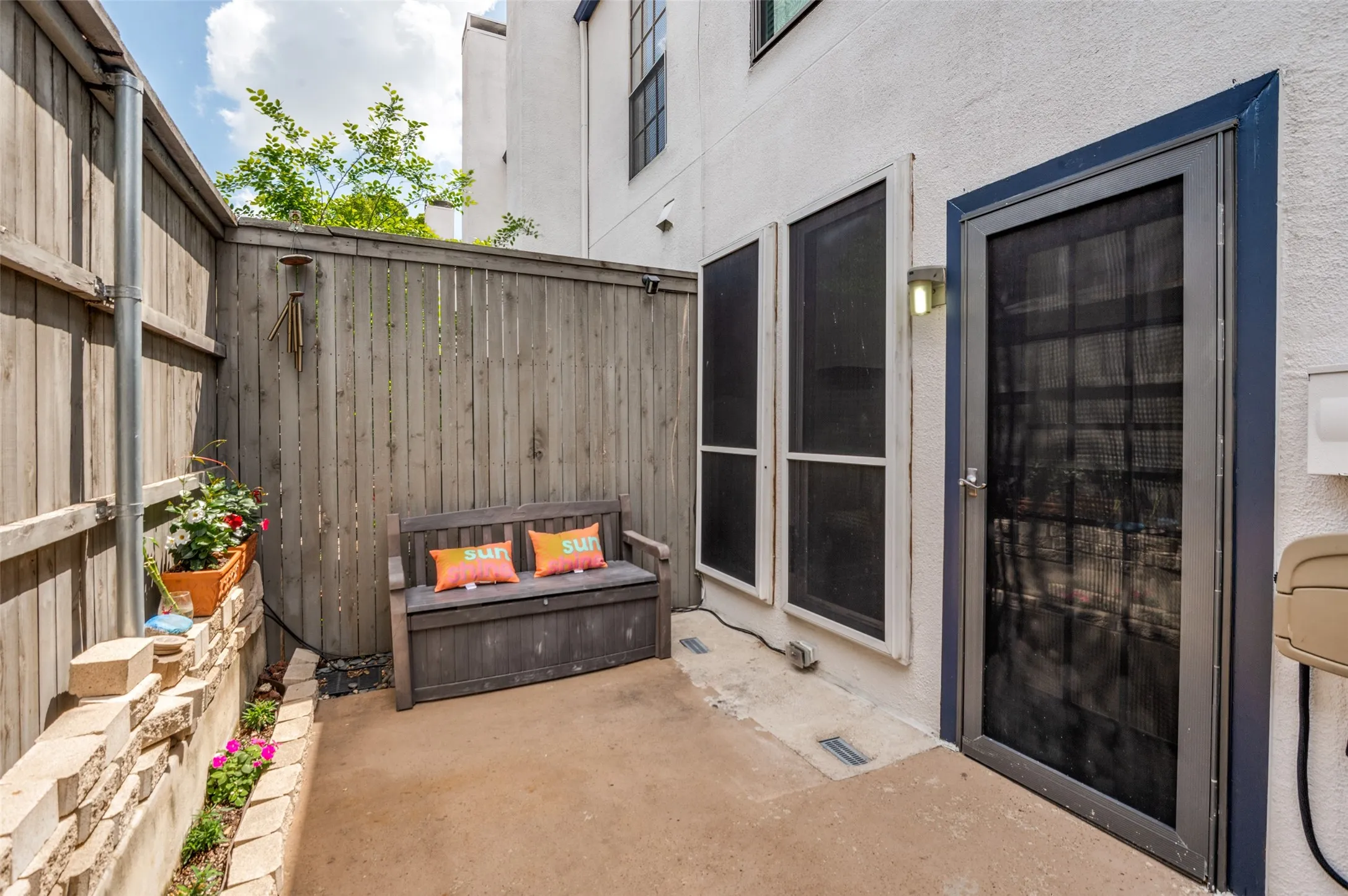 Condominium For Sale in Dallas County , 4132 Cole Avenue 102, Dallas, Texas 75204, 2 Bedroom, 2 Bathroom, Garage spaces, 1,080 Sqft, built in 1983, Preowned, mls#21236644, Real Estate Agent in Dallas, Homes For Sale in Dallas county, Homes For Sale in Dallas, Realtor in Dallas Texas, Real Estate Brokerage Independent Realty Texas, Luminita Cordes Realtor