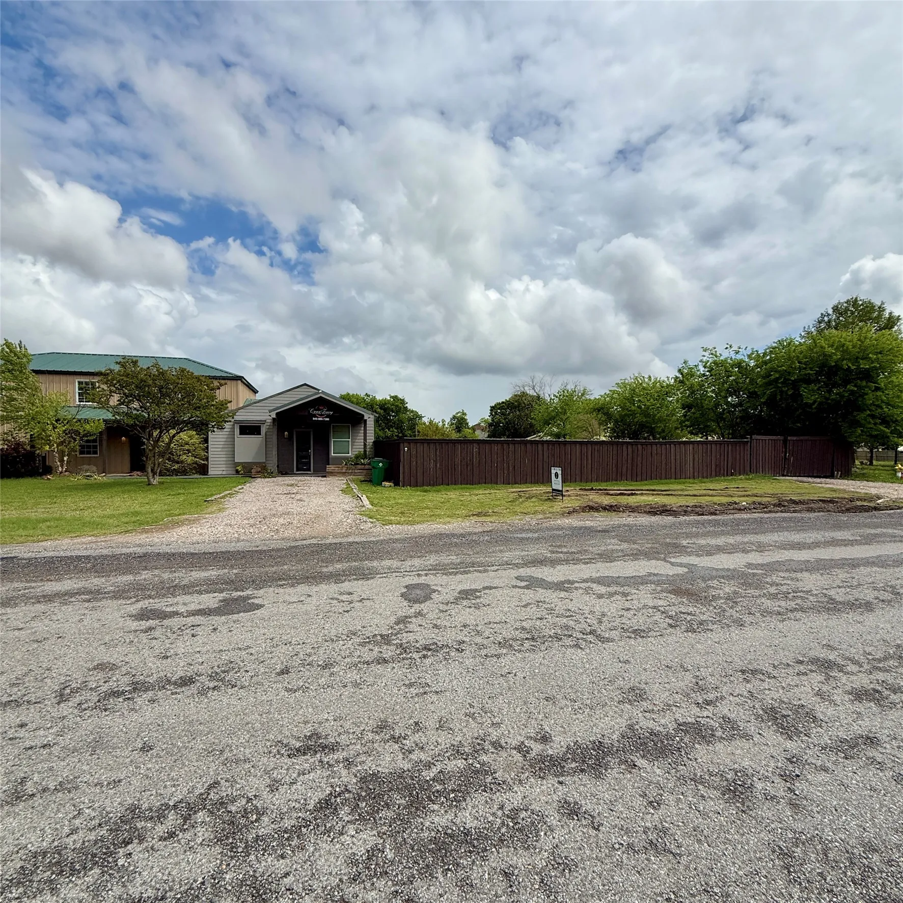 Warehouse For Rent in Collin County , 633 Rose Garden Drive 3, Mc Kinney, Texas 75072, 0, 0, Garage spaces, 0 Sqft, built in 2007, Preowned, mls#21236719, Real Estate Agent in Mc Kinney, Homes For Rent in Collin county, Homes For Rent in Mc Kinney, Realtor in Mc Kinney Texas, Real Estate Brokerage Independent Realty Texas, Luminita Cordes Realtor