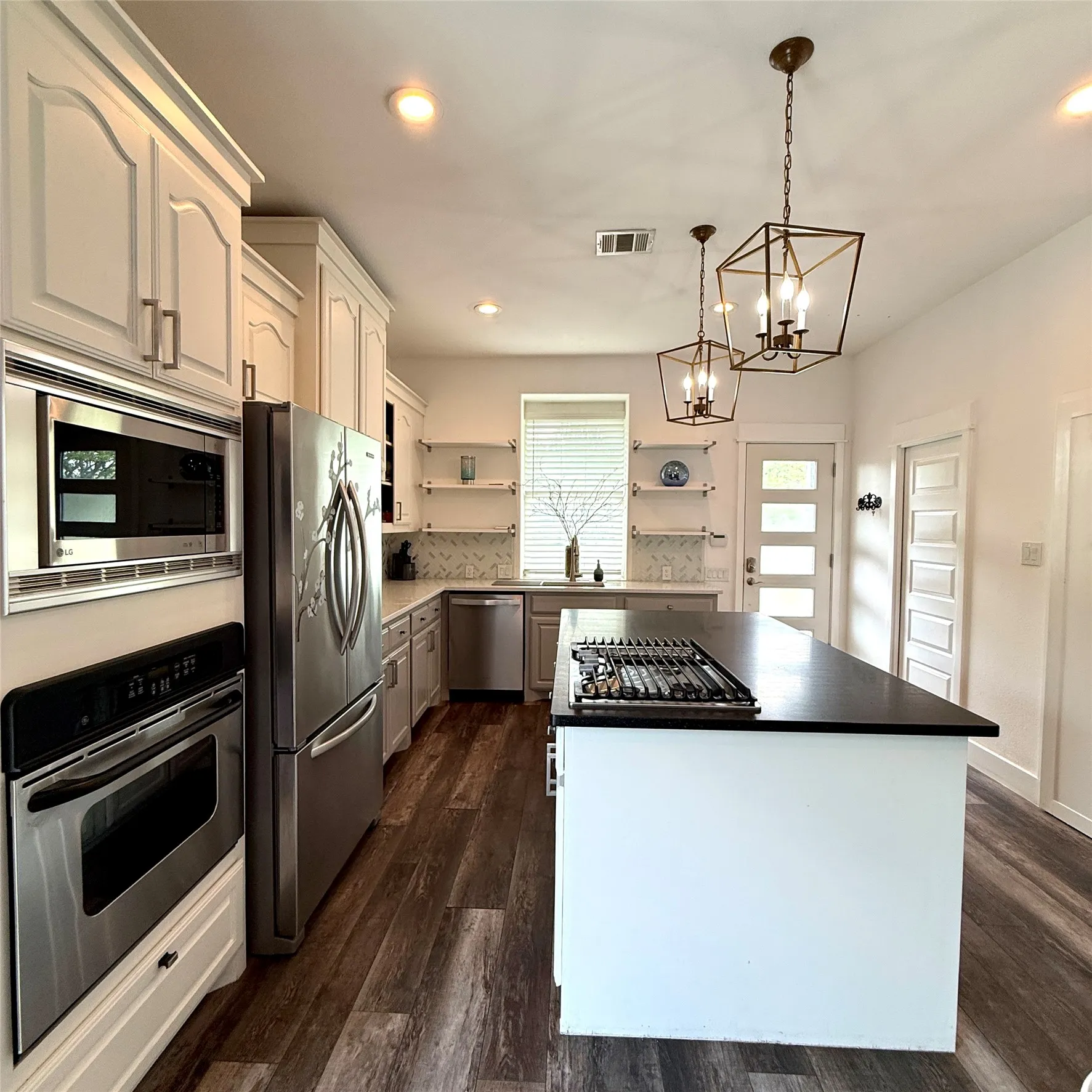 Warehouse For Rent in Collin County , 633 Rose Garden Drive 3, Mc Kinney, Texas 75072, 0, 0, Garage spaces, 0 Sqft, built in 2007, Preowned, mls#21236719, Real Estate Agent in Mc Kinney, Homes For Rent in Collin county, Homes For Rent in Mc Kinney, Realtor in Mc Kinney Texas, Real Estate Brokerage Independent Realty Texas, Luminita Cordes Realtor