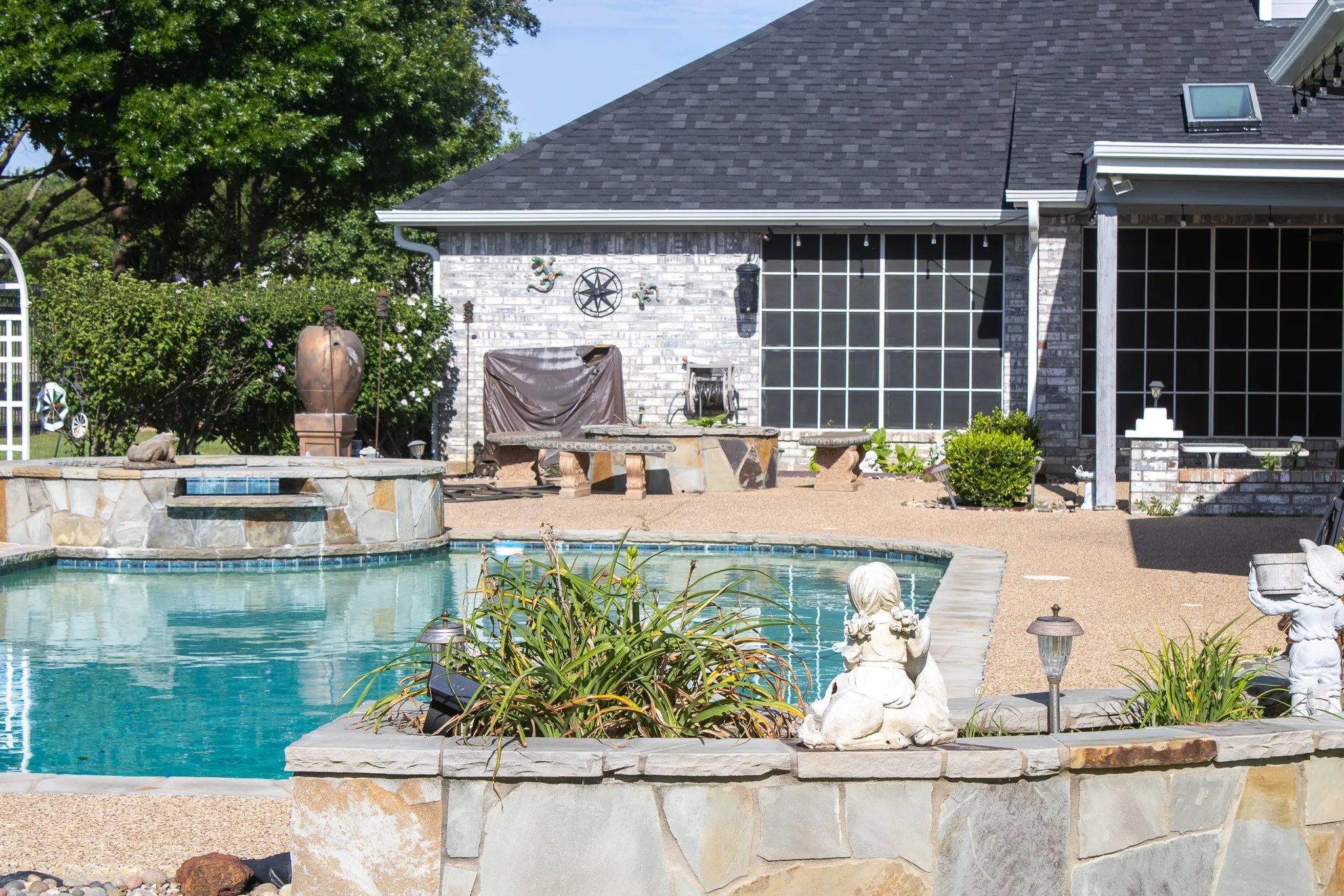 Single Family Residence For Sale in Tarrant County , 3416 Doris Walker Trail, Burleson, Texas 76028, 3 Bedroom, 2 Bathroom, 3 Garage spaces, 2,780 Sqft, built in 2002, Preowned, mls#21234312, Real Estate Agent in Burleson, Homes For Sale in Tarrant county, Homes For Sale in Burleson, Realtor in Burleson Texas, Real Estate Brokerage Independent Realty Texas, Luminita Cordes Realtor