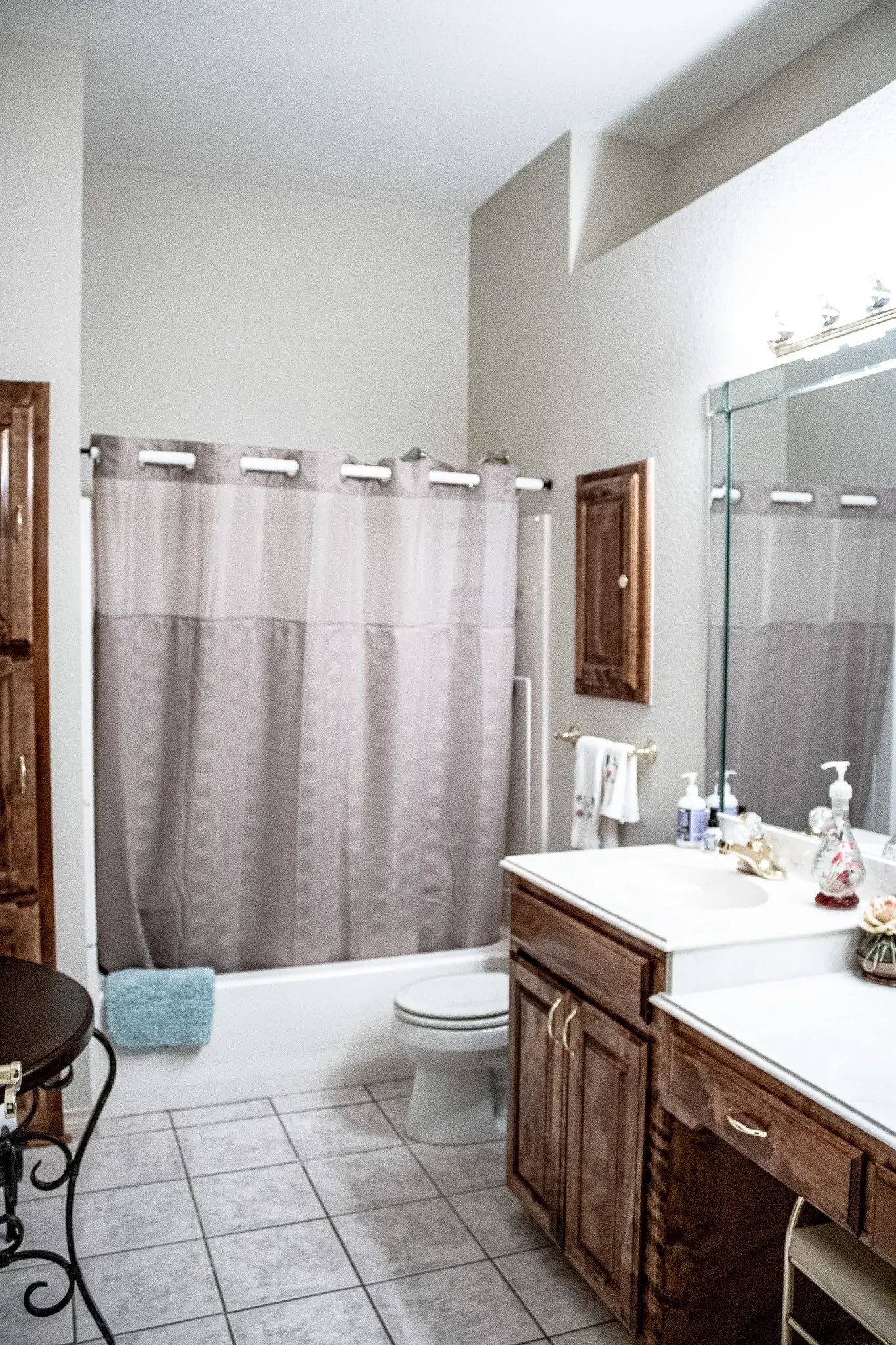 Single Family Residence For Sale in Tarrant County , 3416 Doris Walker Trail, Burleson, Texas 76028, 3 Bedroom, 2 Bathroom, 3 Garage spaces, 2,780 Sqft, built in 2002, Preowned, mls#21234312, Real Estate Agent in Burleson, Homes For Sale in Tarrant county, Homes For Sale in Burleson, Realtor in Burleson Texas, Real Estate Brokerage Independent Realty Texas, Luminita Cordes Realtor