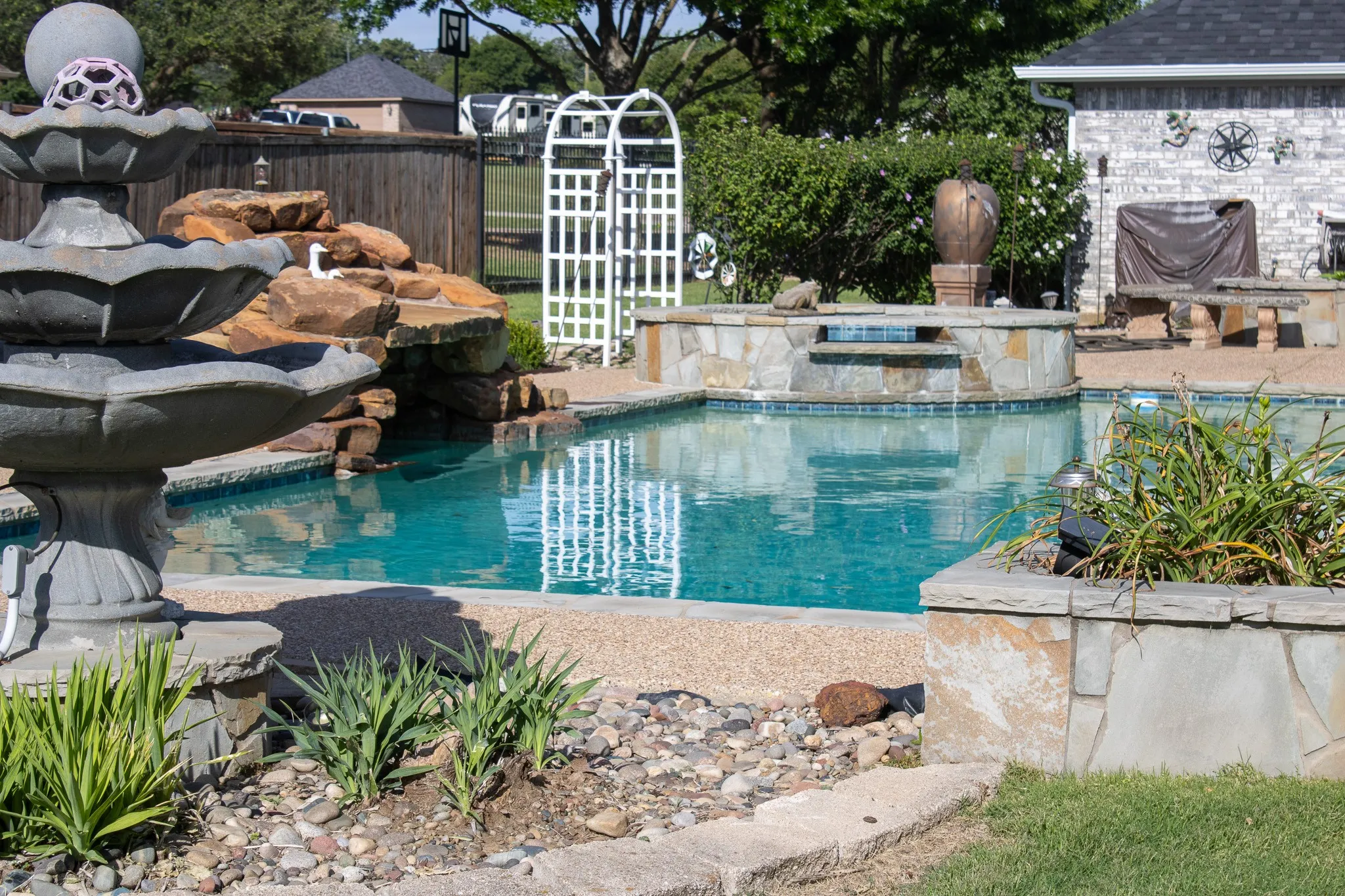Single Family Residence For Sale in Tarrant County , 3416 Doris Walker Trail, Burleson, Texas 76028, 3 Bedroom, 2 Bathroom, 3 Garage spaces, 2,780 Sqft, built in 2002, Preowned, mls#21234312, Real Estate Agent in Burleson, Homes For Sale in Tarrant county, Homes For Sale in Burleson, Realtor in Burleson Texas, Real Estate Brokerage Independent Realty Texas, Luminita Cordes Realtor
