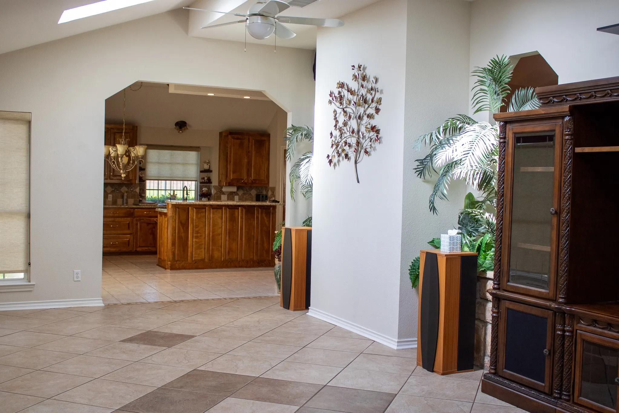 Single Family Residence For Sale in Tarrant County , 3416 Doris Walker Trail, Burleson, Texas 76028, 3 Bedroom, 2 Bathroom, 3 Garage spaces, 2,780 Sqft, built in 2002, Preowned, mls#21234312, Real Estate Agent in Burleson, Homes For Sale in Tarrant county, Homes For Sale in Burleson, Realtor in Burleson Texas, Real Estate Brokerage Independent Realty Texas, Luminita Cordes Realtor
