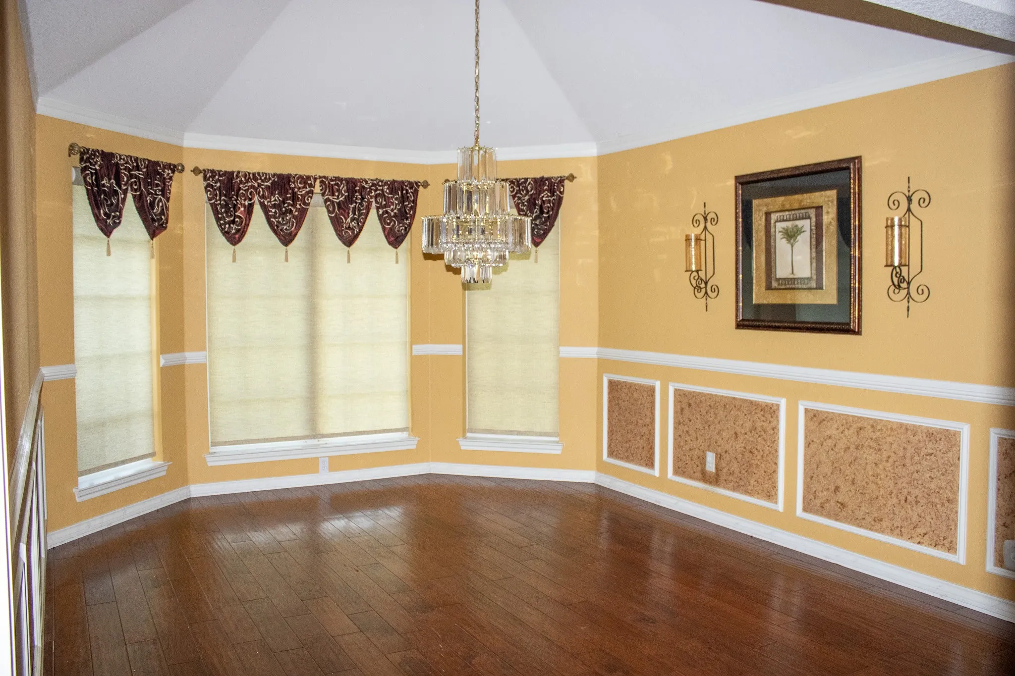 Single Family Residence For Sale in Tarrant County , 3416 Doris Walker Trail, Burleson, Texas 76028, 3 Bedroom, 2 Bathroom, 3 Garage spaces, 2,780 Sqft, built in 2002, Preowned, mls#21234312, Real Estate Agent in Burleson, Homes For Sale in Tarrant county, Homes For Sale in Burleson, Realtor in Burleson Texas, Real Estate Brokerage Independent Realty Texas, Luminita Cordes Realtor