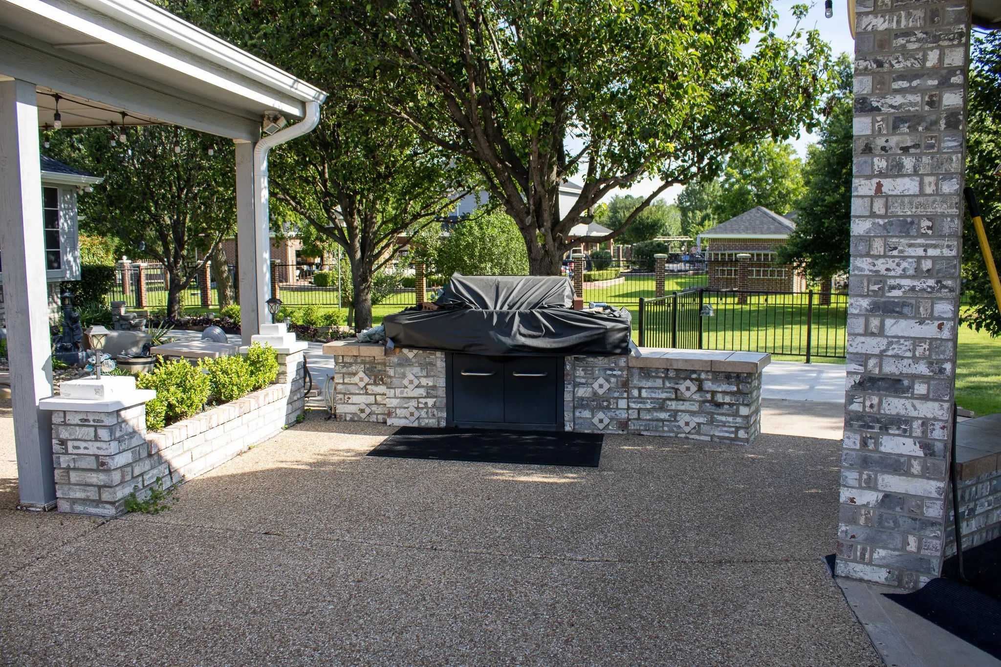 Single Family Residence For Sale in Tarrant County , 3416 Doris Walker Trail, Burleson, Texas 76028, 3 Bedroom, 2 Bathroom, 3 Garage spaces, 2,780 Sqft, built in 2002, Preowned, mls#21234312, Real Estate Agent in Burleson, Homes For Sale in Tarrant county, Homes For Sale in Burleson, Realtor in Burleson Texas, Real Estate Brokerage Independent Realty Texas, Luminita Cordes Realtor