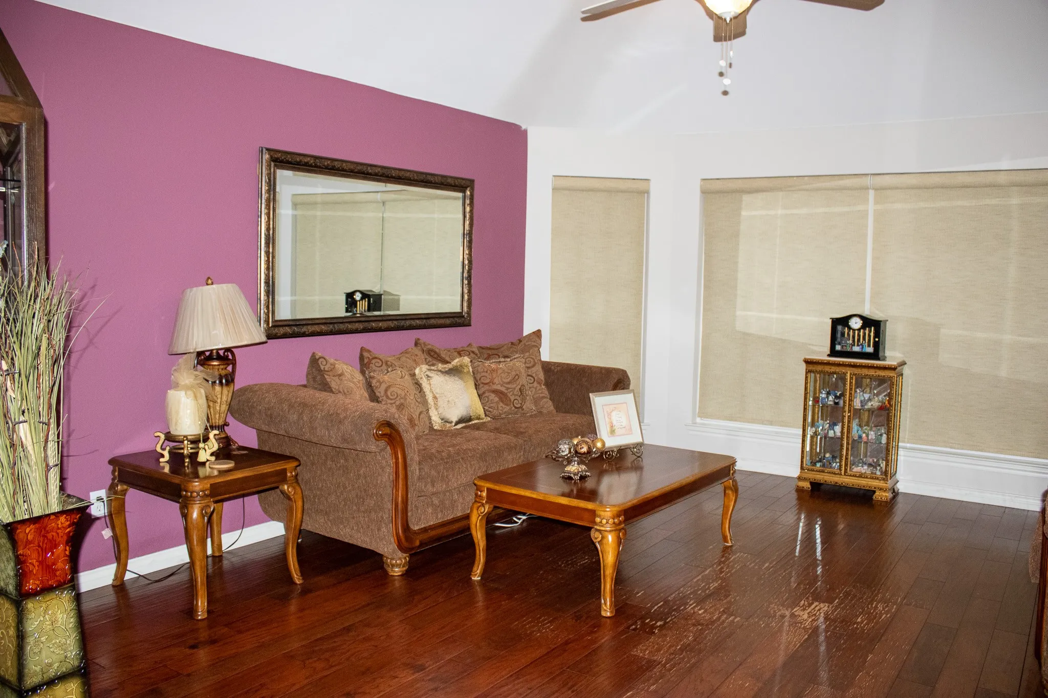 Single Family Residence For Sale in Tarrant County , 3416 Doris Walker Trail, Burleson, Texas 76028, 3 Bedroom, 2 Bathroom, 3 Garage spaces, 2,780 Sqft, built in 2002, Preowned, mls#21234312, Real Estate Agent in Burleson, Homes For Sale in Tarrant county, Homes For Sale in Burleson, Realtor in Burleson Texas, Real Estate Brokerage Independent Realty Texas, Luminita Cordes Realtor