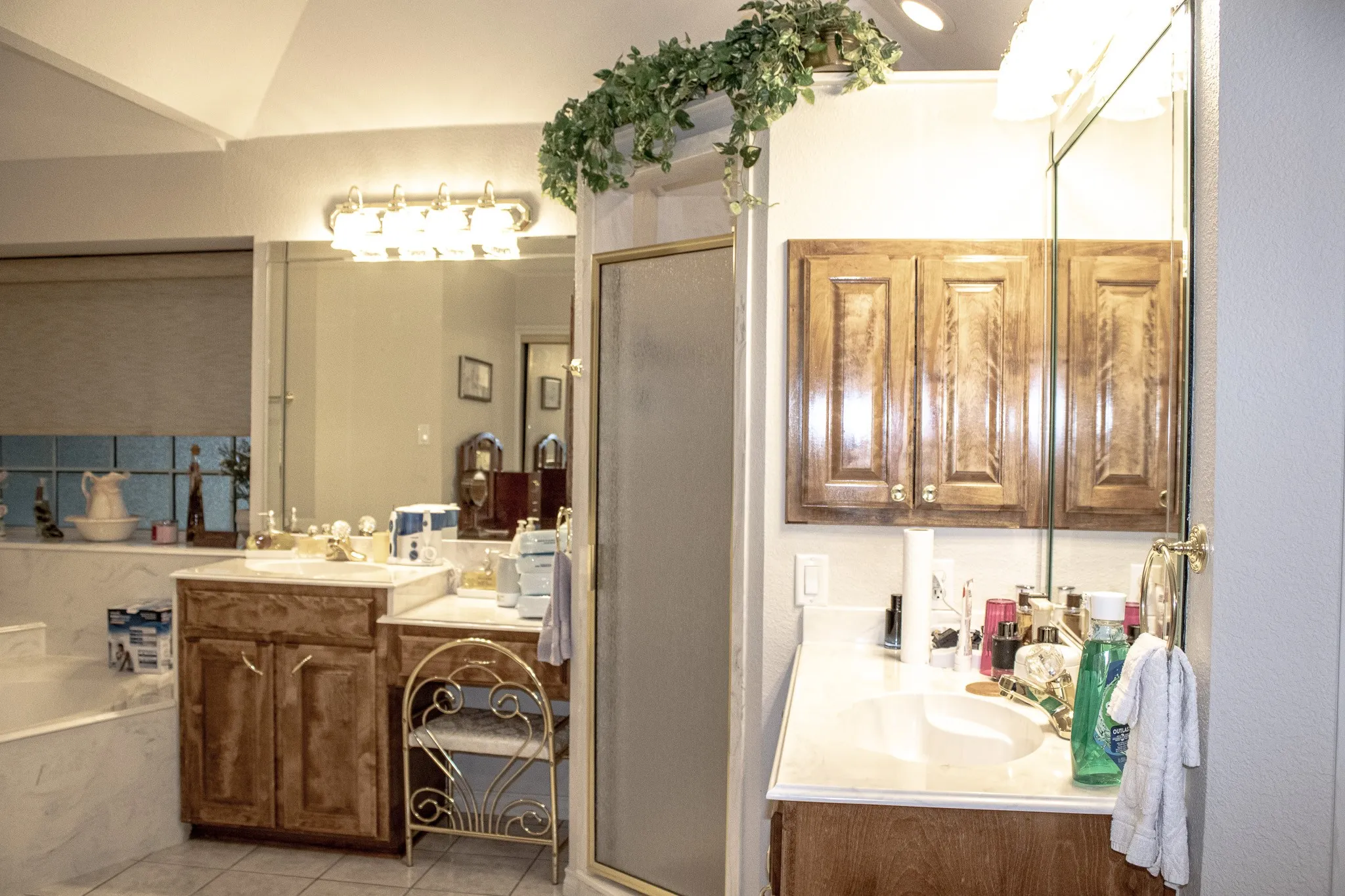 Single Family Residence For Sale in Tarrant County , 3416 Doris Walker Trail, Burleson, Texas 76028, 3 Bedroom, 2 Bathroom, 3 Garage spaces, 2,780 Sqft, built in 2002, Preowned, mls#21234312, Real Estate Agent in Burleson, Homes For Sale in Tarrant county, Homes For Sale in Burleson, Realtor in Burleson Texas, Real Estate Brokerage Independent Realty Texas, Luminita Cordes Realtor