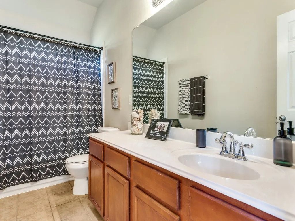 Secondary bathroom