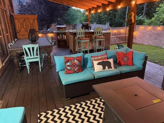 Single Family Residence For Sale in Tarrant County , 6811 Shore Breeze Court, Arlington, Texas 76016, 4 Bedroom, 3 Bathroom, 2 Garage spaces, 2,462 Sqft, built in 2006, Preowned, mls#21236163, Real Estate Agent in Arlington, Homes For Sale in Tarrant county, Homes For Sale in Arlington, Realtor in Arlington Texas, Real Estate Brokerage Independent Realty Texas, Luminita Cordes Realtor