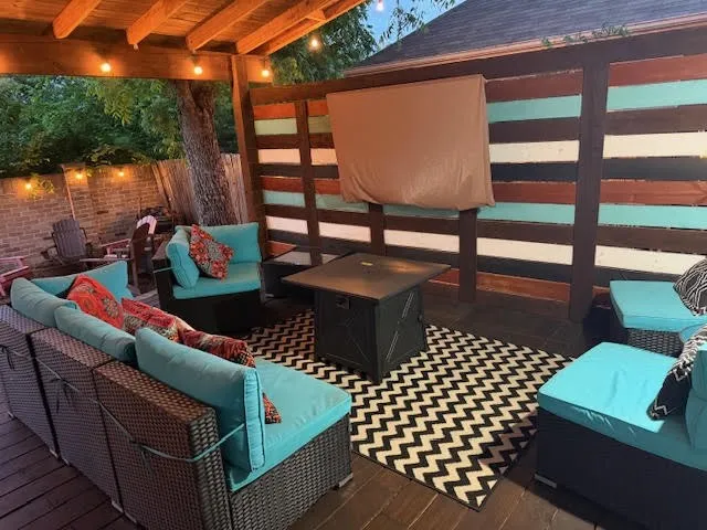 Single Family Residence For Sale in Tarrant County , 6811 Shore Breeze Court, Arlington, Texas 76016, 4 Bedroom, 3 Bathroom, 2 Garage spaces, 2,462 Sqft, built in 2006, Preowned, mls#21236163, Real Estate Agent in Arlington, Homes For Sale in Tarrant county, Homes For Sale in Arlington, Realtor in Arlington Texas, Real Estate Brokerage Independent Realty Texas, Luminita Cordes Realtor