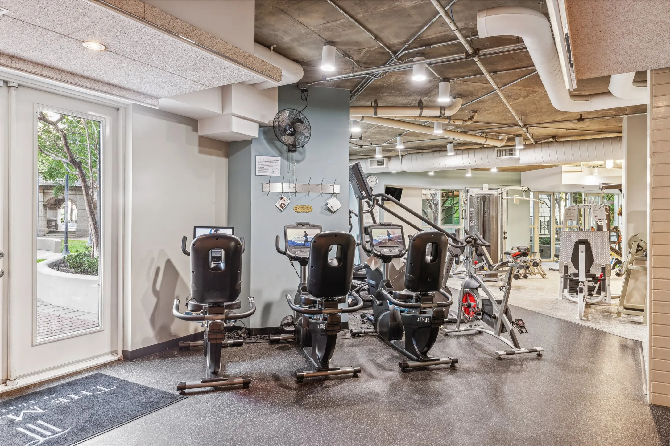 Condominium For Sale in Dallas County , 3401 Lee Parkway 1003, Dallas, Texas 75219, 2 Bedroom, 2 Bathroom, 2 Garage spaces, 1,730 Sqft, built in 1998, Preowned, mls#21236745, Real Estate Agent in Dallas, Homes For Sale in Dallas county, Homes For Sale in Dallas, Realtor in Dallas Texas, Real Estate Brokerage Independent Realty Texas, Luminita Cordes Realtor