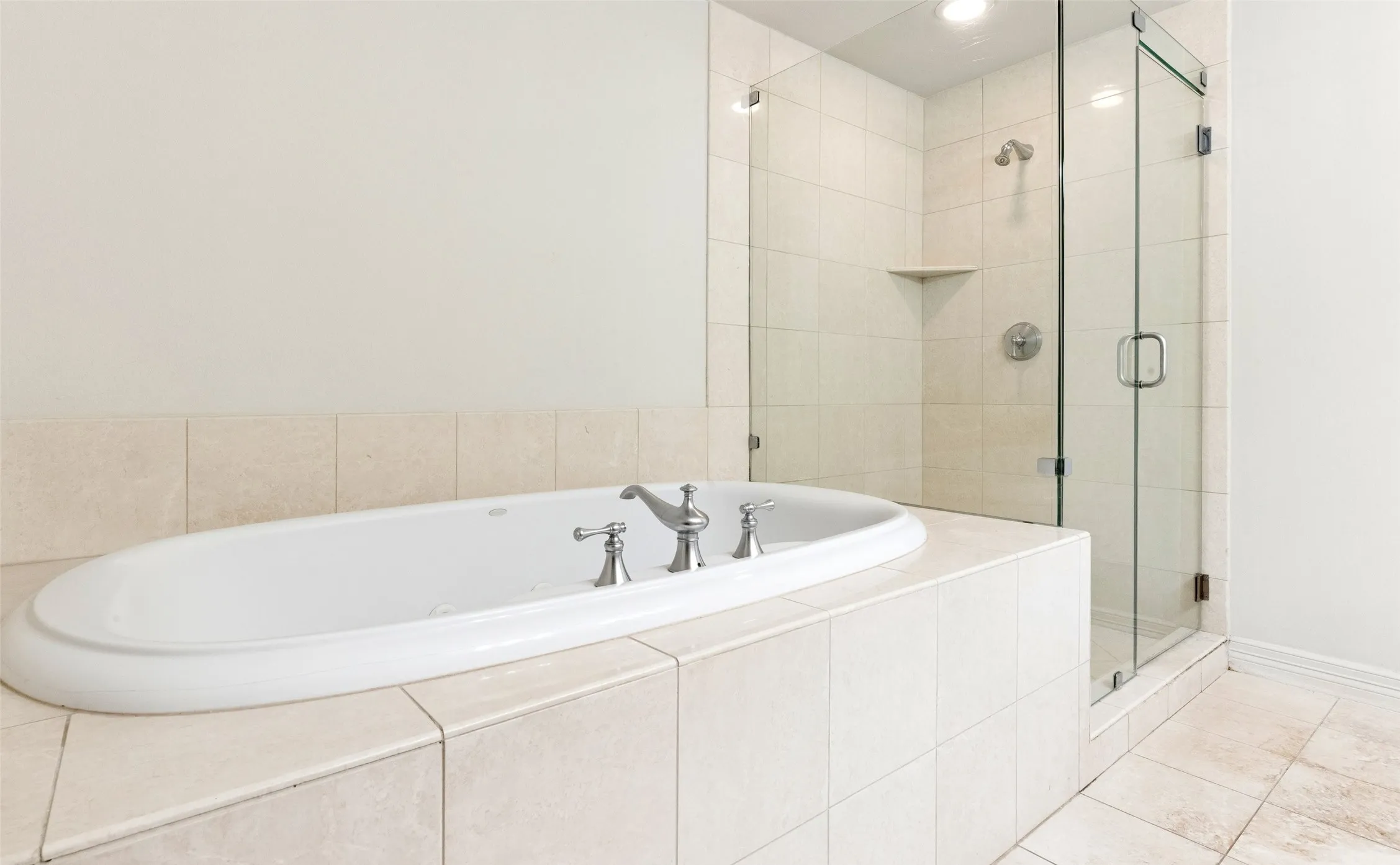Condominium For Sale in Dallas County , 3401 Lee Parkway 1003, Dallas, Texas 75219, 2 Bedroom, 2 Bathroom, 2 Garage spaces, 1,730 Sqft, built in 1998, Preowned, mls#21236745, Real Estate Agent in Dallas, Homes For Sale in Dallas county, Homes For Sale in Dallas, Realtor in Dallas Texas, Real Estate Brokerage Independent Realty Texas, Luminita Cordes Realtor