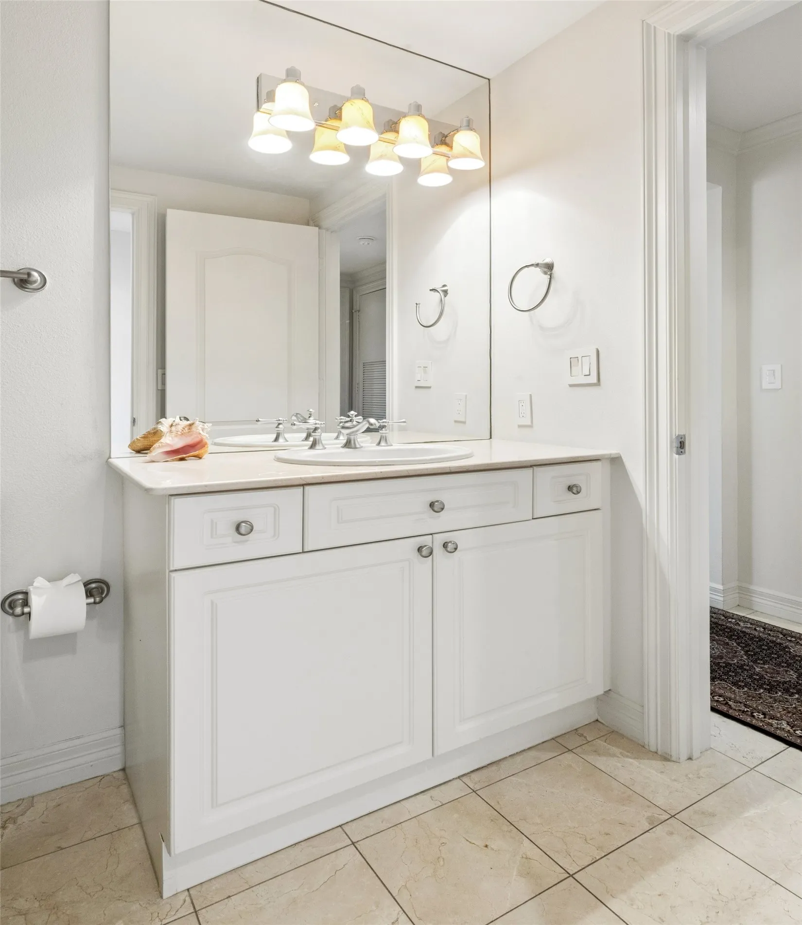 Condominium For Sale in Dallas County , 3401 Lee Parkway 1003, Dallas, Texas 75219, 2 Bedroom, 2 Bathroom, 2 Garage spaces, 1,730 Sqft, built in 1998, Preowned, mls#21236745, Real Estate Agent in Dallas, Homes For Sale in Dallas county, Homes For Sale in Dallas, Realtor in Dallas Texas, Real Estate Brokerage Independent Realty Texas, Luminita Cordes Realtor