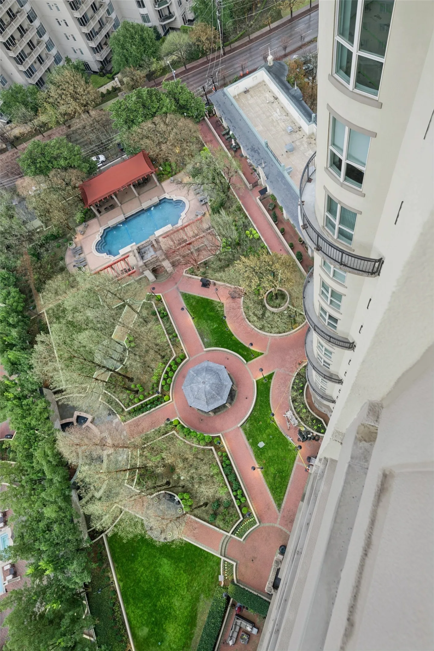 Condominium For Sale in Dallas County , 3401 Lee Parkway 1003, Dallas, Texas 75219, 2 Bedroom, 2 Bathroom, 2 Garage spaces, 1,730 Sqft, built in 1998, Preowned, mls#21236745, Real Estate Agent in Dallas, Homes For Sale in Dallas county, Homes For Sale in Dallas, Realtor in Dallas Texas, Real Estate Brokerage Independent Realty Texas, Luminita Cordes Realtor