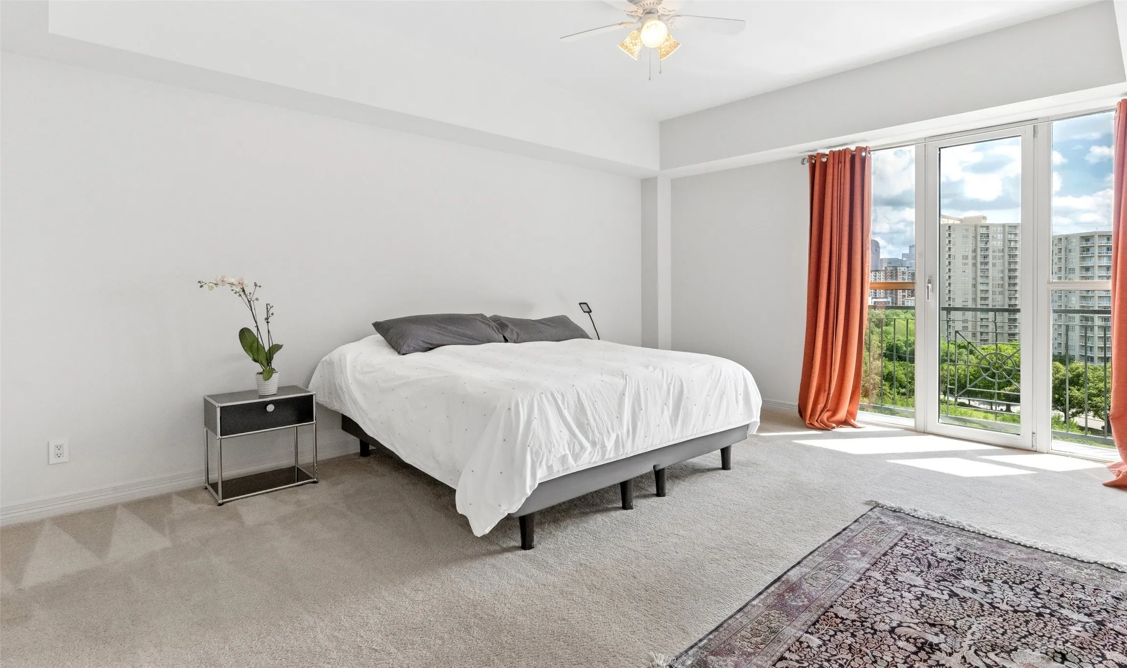 Condominium For Sale in Dallas County , 3401 Lee Parkway 1003, Dallas, Texas 75219, 2 Bedroom, 2 Bathroom, 2 Garage spaces, 1,730 Sqft, built in 1998, Preowned, mls#21236745, Real Estate Agent in Dallas, Homes For Sale in Dallas county, Homes For Sale in Dallas, Realtor in Dallas Texas, Real Estate Brokerage Independent Realty Texas, Luminita Cordes Realtor