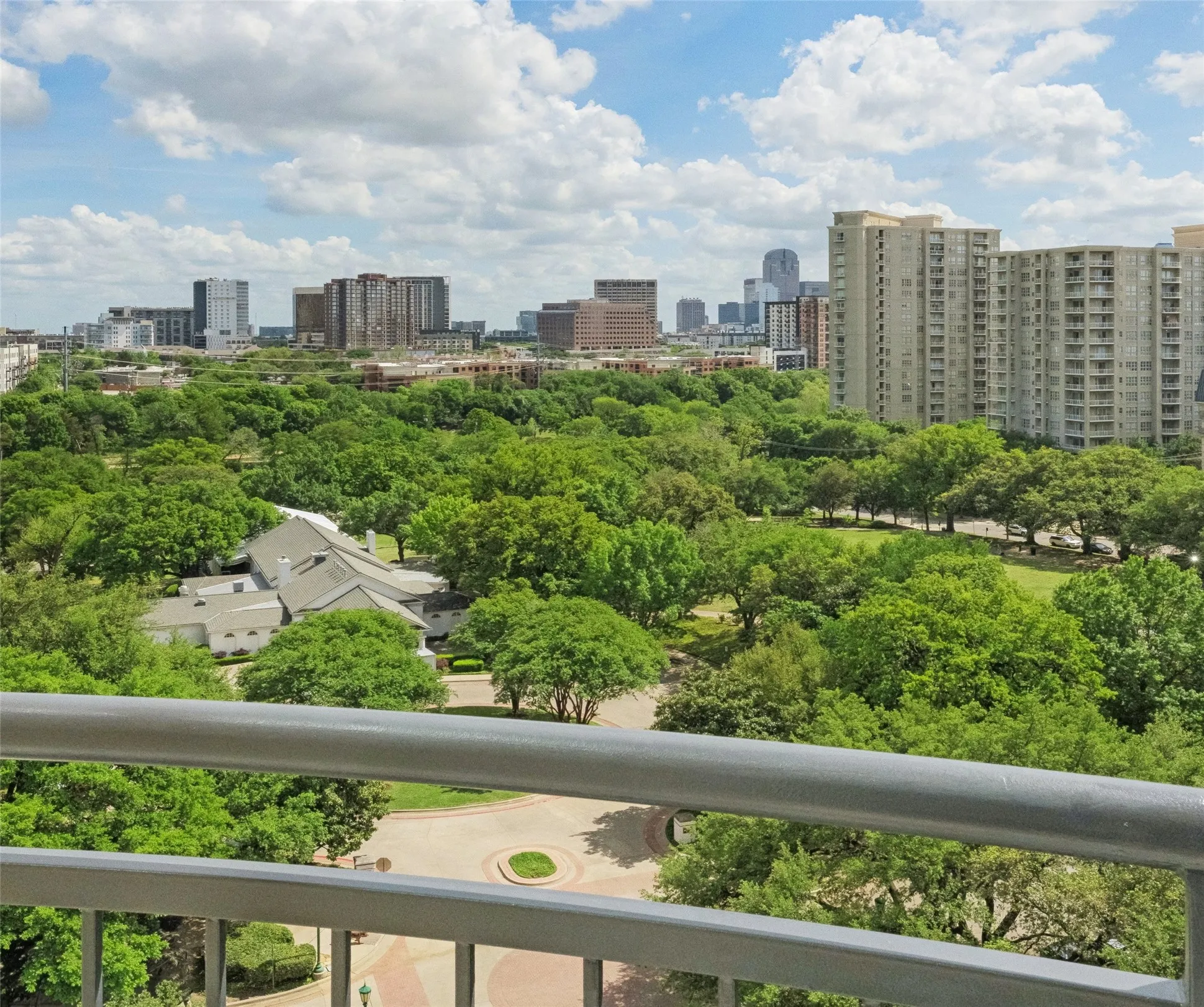 Condominium For Sale in Dallas County , 3401 Lee Parkway 1003, Dallas, Texas 75219, 2 Bedroom, 2 Bathroom, 2 Garage spaces, 1,730 Sqft, built in 1998, Preowned, mls#21236745, Real Estate Agent in Dallas, Homes For Sale in Dallas county, Homes For Sale in Dallas, Realtor in Dallas Texas, Real Estate Brokerage Independent Realty Texas, Luminita Cordes Realtor