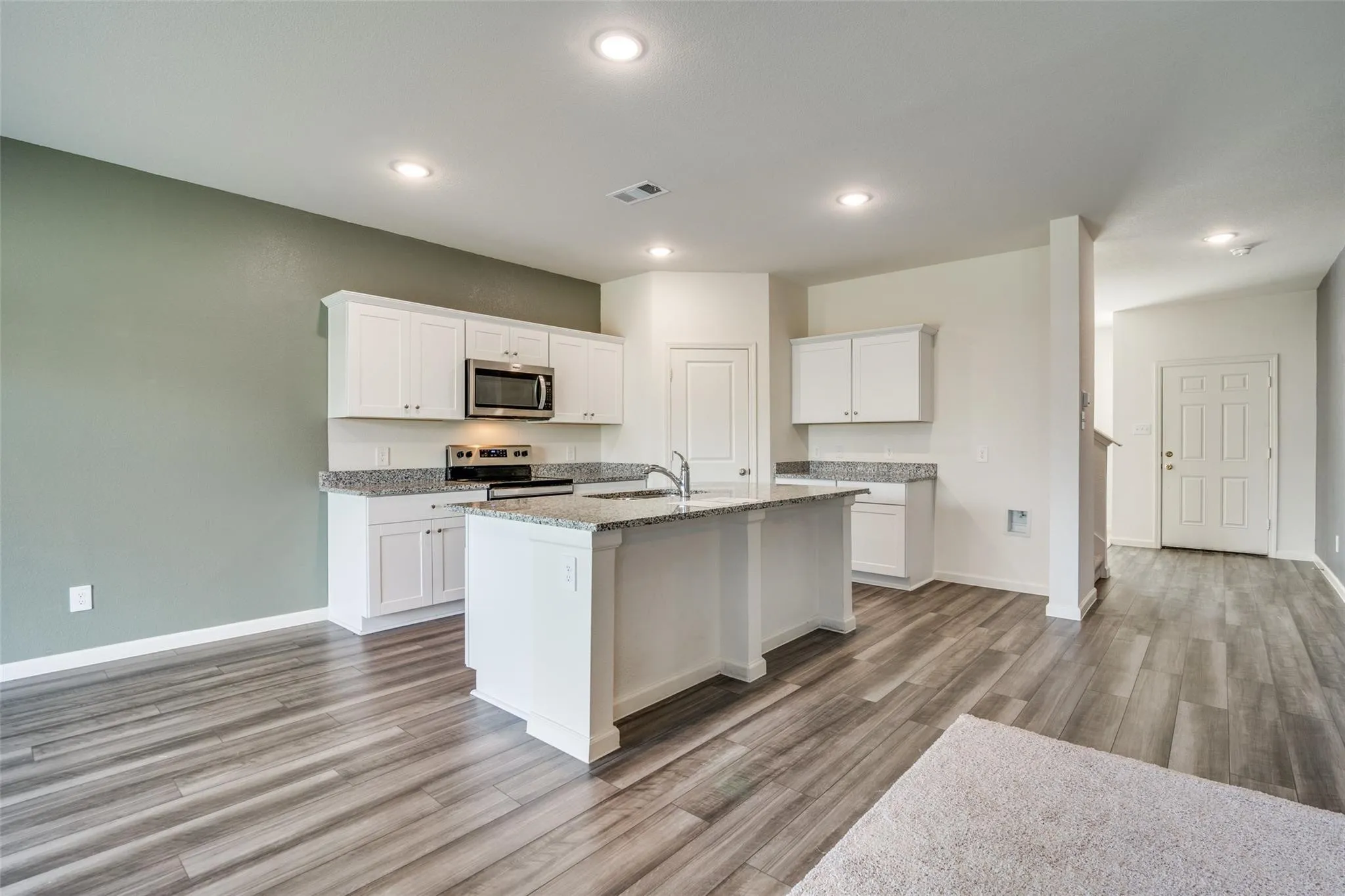 Single Family Residence For Rent in Collin County , 731 Yorkshire Drive, Lavon, Texas 75166, 4 Bedroom, 4 Bathroom, 2 Garage spaces, 2,542 Sqft, built in 2022, mls#21236788, Real Estate Agent in Lavon, Homes For Rent in Collin county, Homes For Rent in Lavon, Realtor in Lavon Texas, Real Estate Brokerage Independent Realty Texas, Luminita Cordes Realtor
