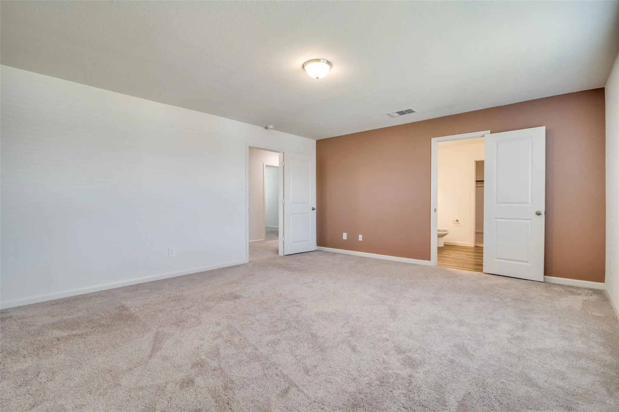 Single Family Residence For Rent in Collin County , 731 Yorkshire Drive, Lavon, Texas 75166, 4 Bedroom, 4 Bathroom, 2 Garage spaces, 2,542 Sqft, built in 2022, mls#21236788, Real Estate Agent in Lavon, Homes For Rent in Collin county, Homes For Rent in Lavon, Realtor in Lavon Texas, Real Estate Brokerage Independent Realty Texas, Luminita Cordes Realtor