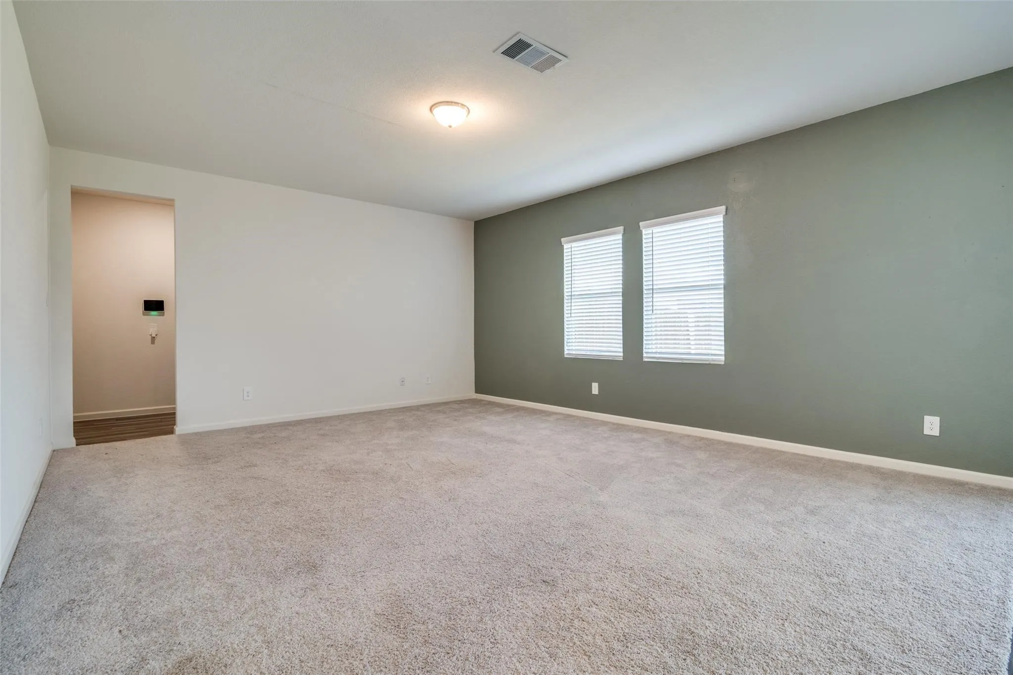 Single Family Residence For Rent in Collin County , 731 Yorkshire Drive, Lavon, Texas 75166, 4 Bedroom, 4 Bathroom, 2 Garage spaces, 2,542 Sqft, built in 2022, mls#21236788, Real Estate Agent in Lavon, Homes For Rent in Collin county, Homes For Rent in Lavon, Realtor in Lavon Texas, Real Estate Brokerage Independent Realty Texas, Luminita Cordes Realtor