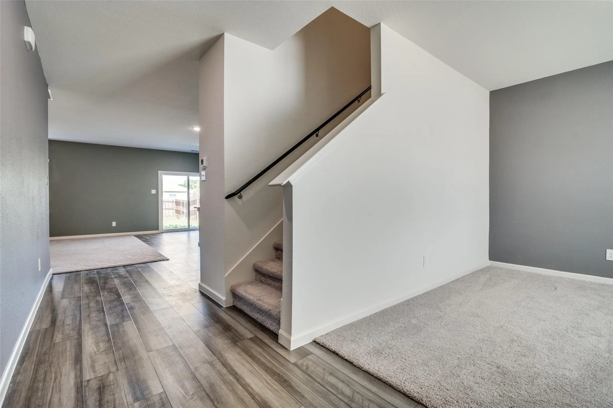 Single Family Residence For Rent in Collin County , 731 Yorkshire Drive, Lavon, Texas 75166, 4 Bedroom, 4 Bathroom, 2 Garage spaces, 2,542 Sqft, built in 2022, mls#21236788, Real Estate Agent in Lavon, Homes For Rent in Collin county, Homes For Rent in Lavon, Realtor in Lavon Texas, Real Estate Brokerage Independent Realty Texas, Luminita Cordes Realtor
