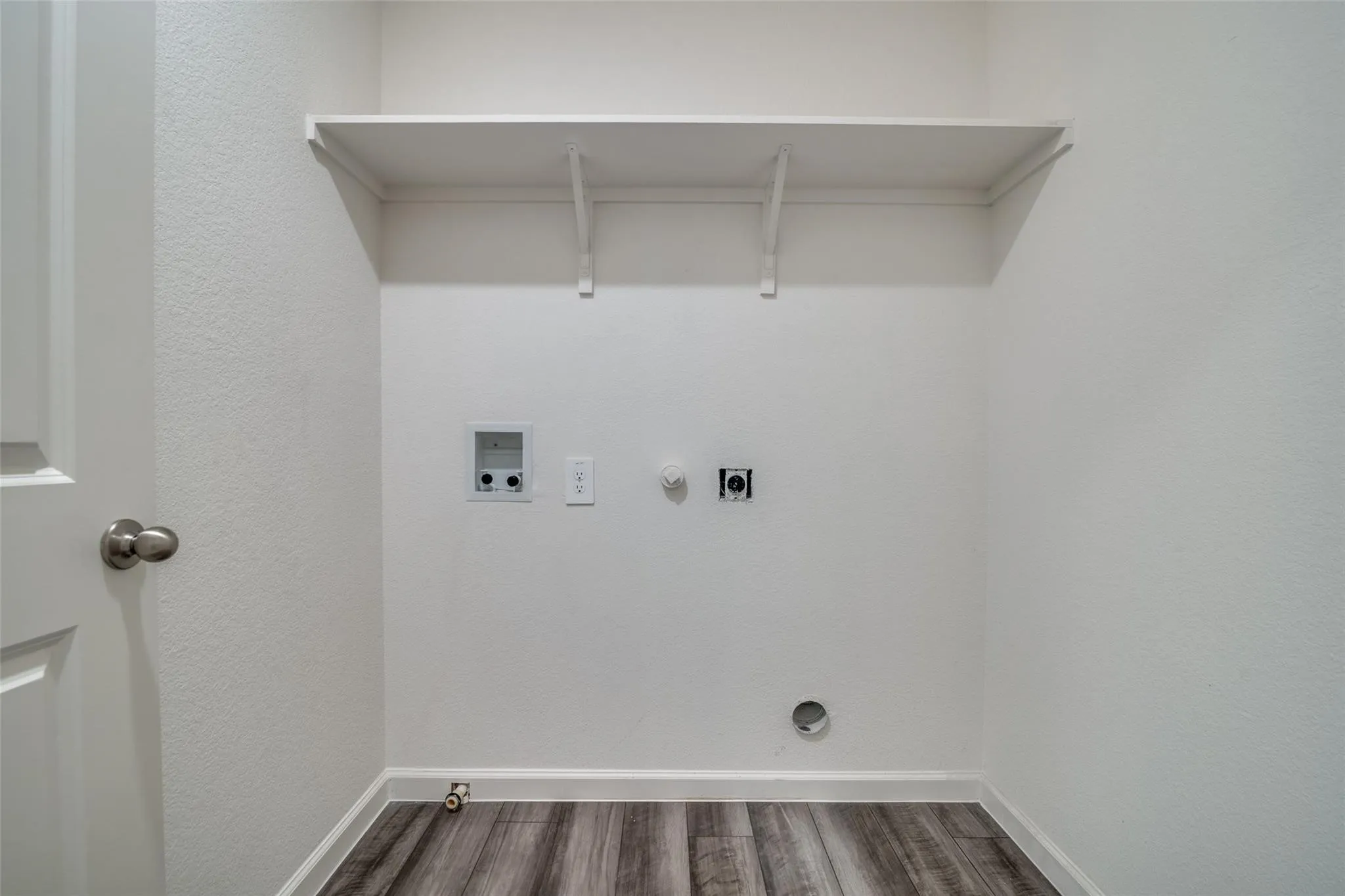 Single Family Residence For Rent in Collin County , 731 Yorkshire Drive, Lavon, Texas 75166, 4 Bedroom, 4 Bathroom, 2 Garage spaces, 2,542 Sqft, built in 2022, mls#21236788, Real Estate Agent in Lavon, Homes For Rent in Collin county, Homes For Rent in Lavon, Realtor in Lavon Texas, Real Estate Brokerage Independent Realty Texas, Luminita Cordes Realtor