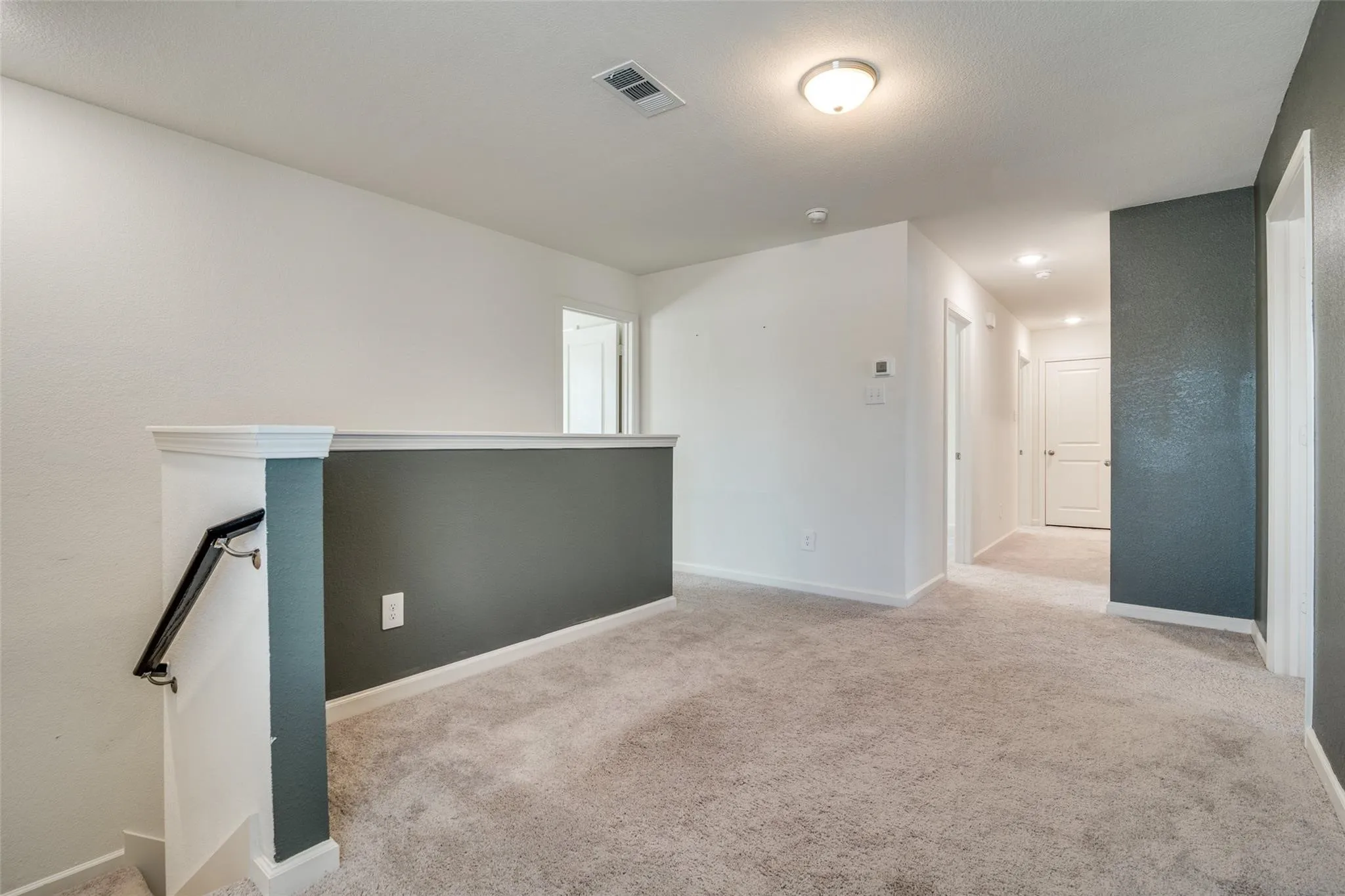 Single Family Residence For Rent in Collin County , 731 Yorkshire Drive, Lavon, Texas 75166, 4 Bedroom, 4 Bathroom, 2 Garage spaces, 2,542 Sqft, built in 2022, mls#21236788, Real Estate Agent in Lavon, Homes For Rent in Collin county, Homes For Rent in Lavon, Realtor in Lavon Texas, Real Estate Brokerage Independent Realty Texas, Luminita Cordes Realtor