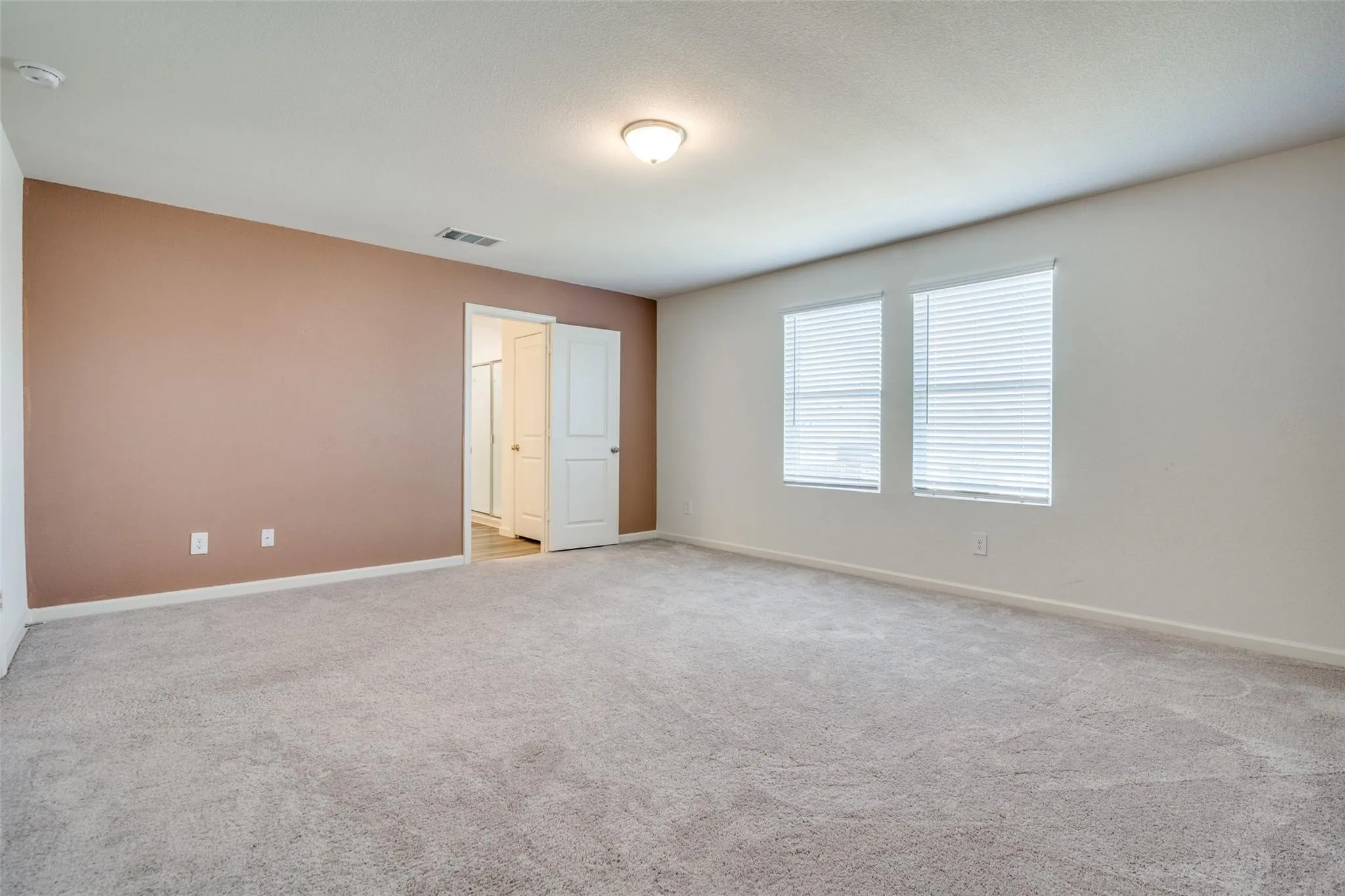 Single Family Residence For Rent in Collin County , 731 Yorkshire Drive, Lavon, Texas 75166, 4 Bedroom, 4 Bathroom, 2 Garage spaces, 2,542 Sqft, built in 2022, mls#21236788, Real Estate Agent in Lavon, Homes For Rent in Collin county, Homes For Rent in Lavon, Realtor in Lavon Texas, Real Estate Brokerage Independent Realty Texas, Luminita Cordes Realtor