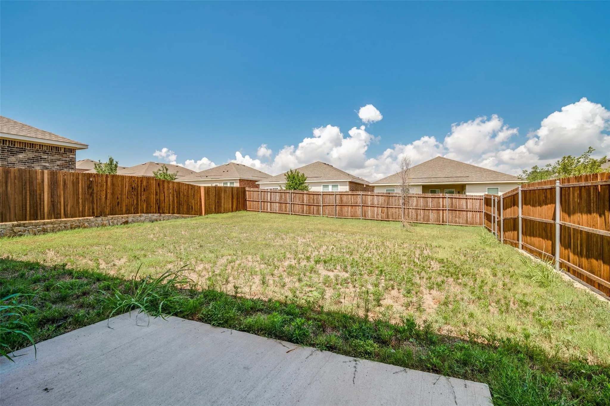Single Family Residence For Rent in Collin County , 731 Yorkshire Drive, Lavon, Texas 75166, 4 Bedroom, 4 Bathroom, 2 Garage spaces, 2,542 Sqft, built in 2022, mls#21236788, Real Estate Agent in Lavon, Homes For Rent in Collin county, Homes For Rent in Lavon, Realtor in Lavon Texas, Real Estate Brokerage Independent Realty Texas, Luminita Cordes Realtor