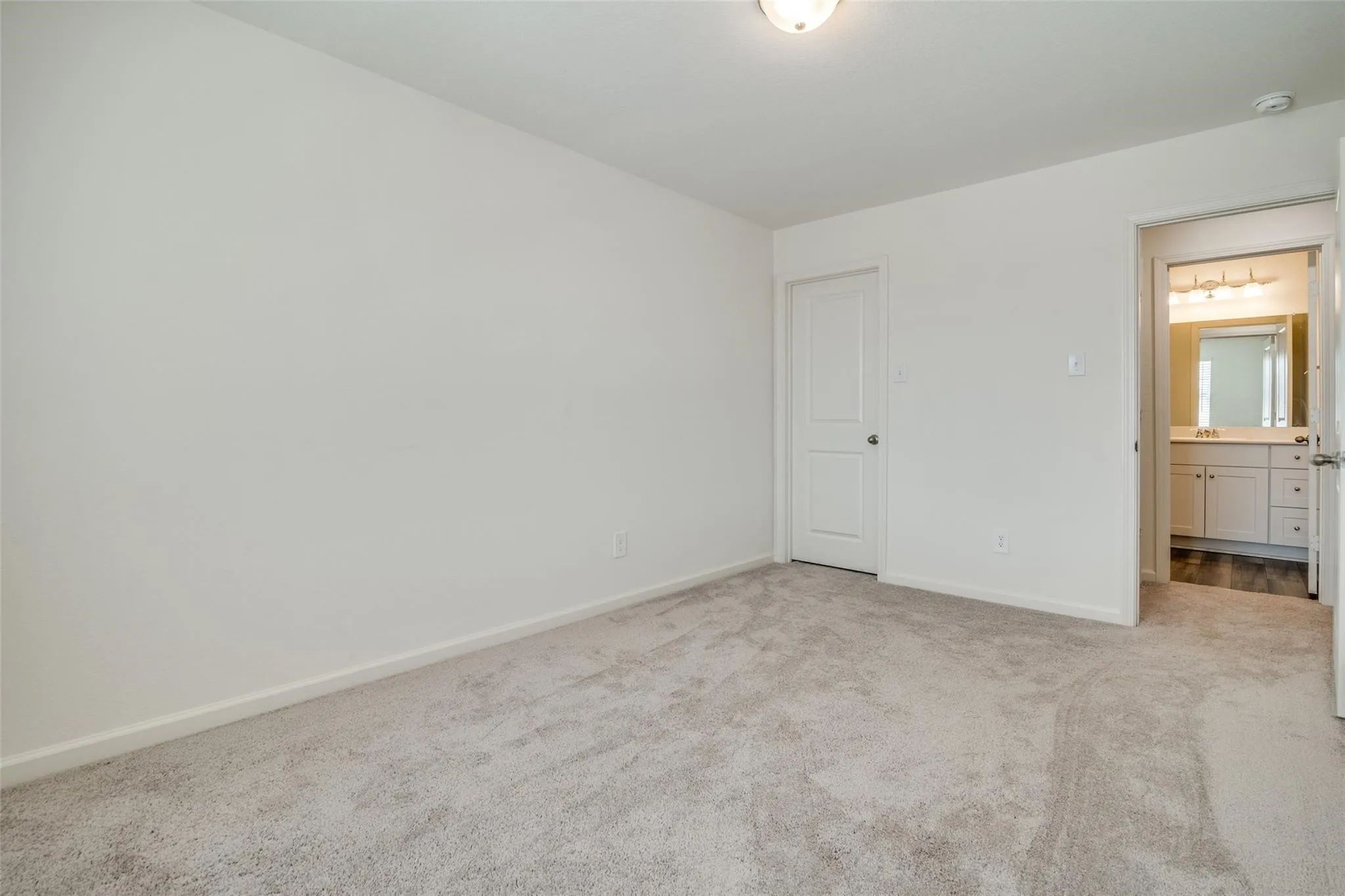 Single Family Residence For Rent in Collin County , 731 Yorkshire Drive, Lavon, Texas 75166, 4 Bedroom, 4 Bathroom, 2 Garage spaces, 2,542 Sqft, built in 2022, mls#21236788, Real Estate Agent in Lavon, Homes For Rent in Collin county, Homes For Rent in Lavon, Realtor in Lavon Texas, Real Estate Brokerage Independent Realty Texas, Luminita Cordes Realtor