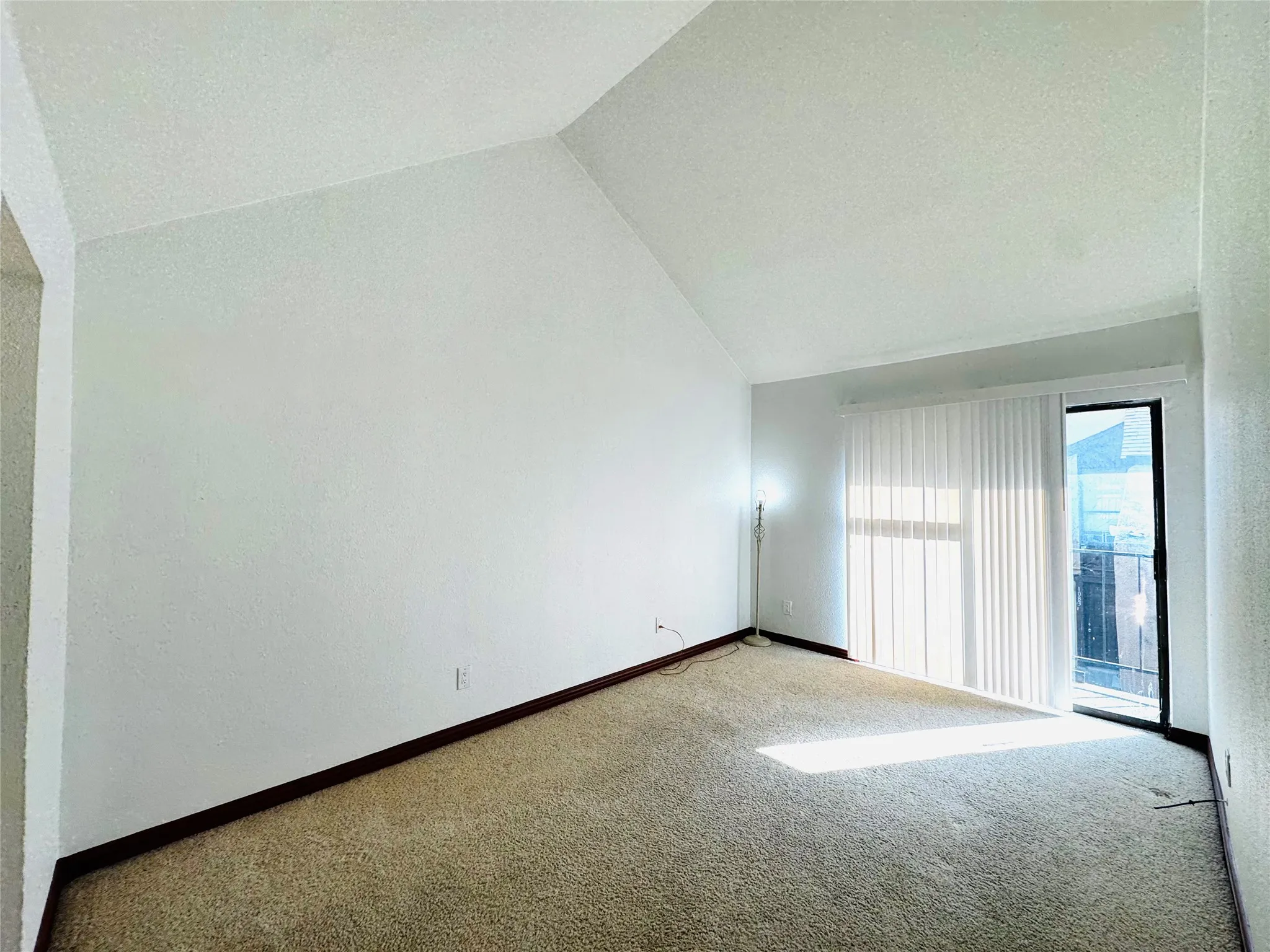 Condominium For Rent in Dallas County , 7152 Fair Oaks Avenue 2087, Dallas, Texas 75231, 2 Bedrooms, 2 Bathrooms, Garage spaces, 939 Sqft, built in 1975, Price $1,200, mls#21236813, Real Estate Agent in Dallas, Homes For Rent in Dallas county, Homes For Rent in Dallas, Realtor in Dallas Texas, Real Estate Brokerage Independent Realty Texas, Luminita Cordes Realtor