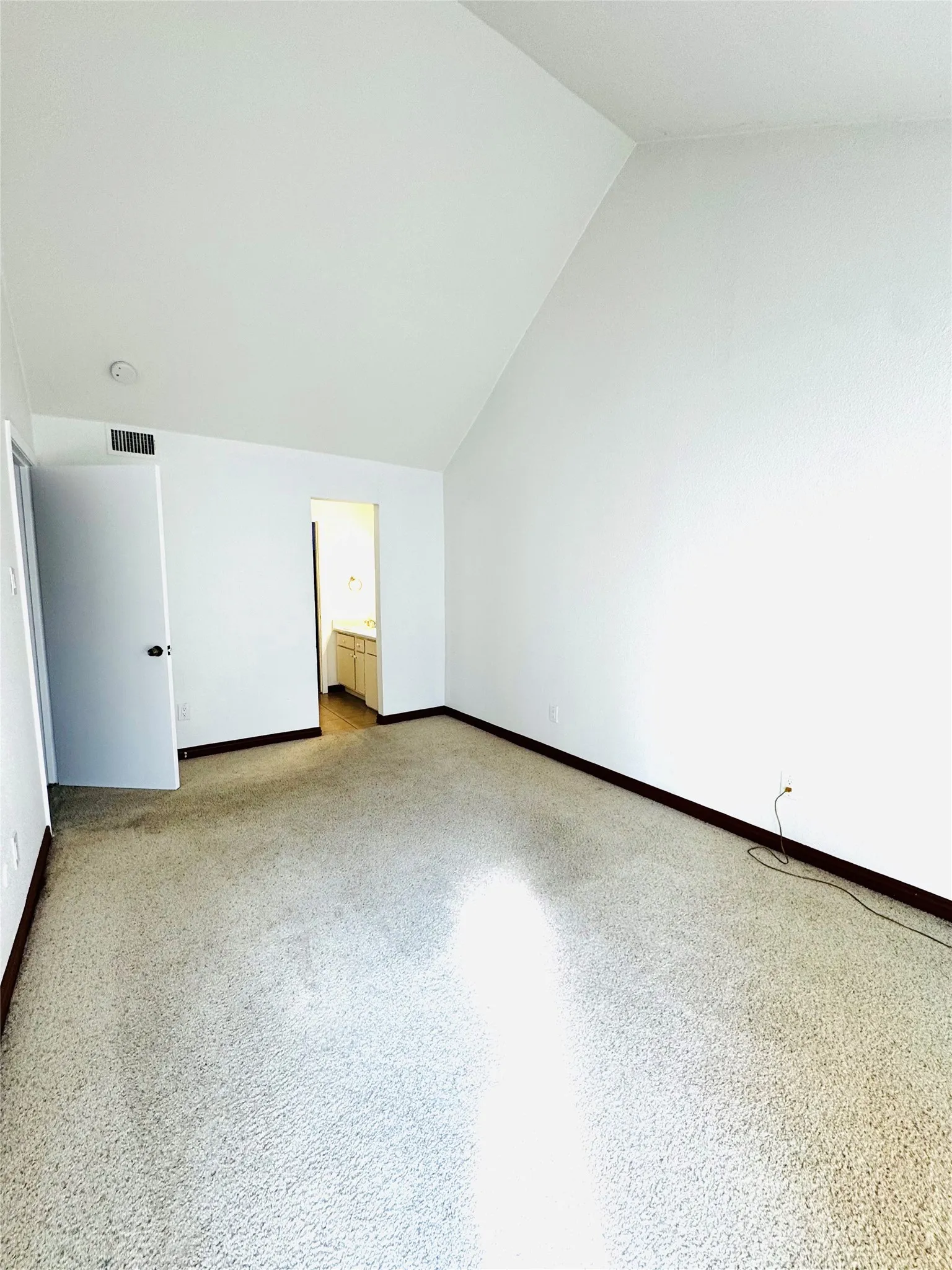Condominium For Rent in Dallas County , 7152 Fair Oaks Avenue 2087, Dallas, Texas 75231, 2 Bedrooms, 2 Bathrooms, Garage spaces, 939 Sqft, built in 1975, Price $1,200, mls#21236813, Real Estate Agent in Dallas, Homes For Rent in Dallas county, Homes For Rent in Dallas, Realtor in Dallas Texas, Real Estate Brokerage Independent Realty Texas, Luminita Cordes Realtor