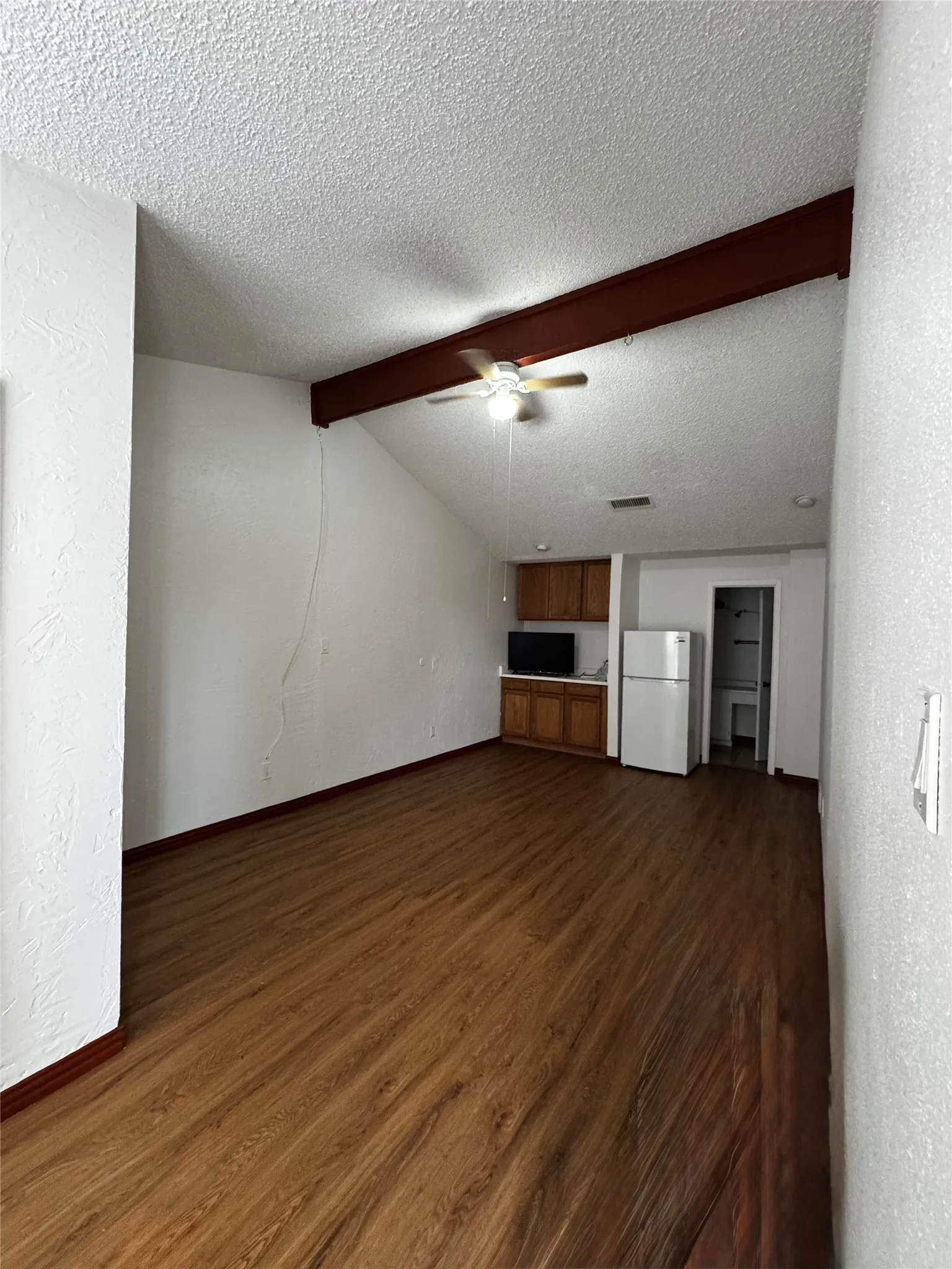 Condominium For Rent in Dallas County , 7152 Fair Oaks Avenue 2087, Dallas, Texas 75231, 2 Bedrooms, 2 Bathrooms, Garage spaces, 939 Sqft, built in 1975, Price $1,200, mls#21236813, Real Estate Agent in Dallas, Homes For Rent in Dallas county, Homes For Rent in Dallas, Realtor in Dallas Texas, Real Estate Brokerage Independent Realty Texas, Luminita Cordes Realtor